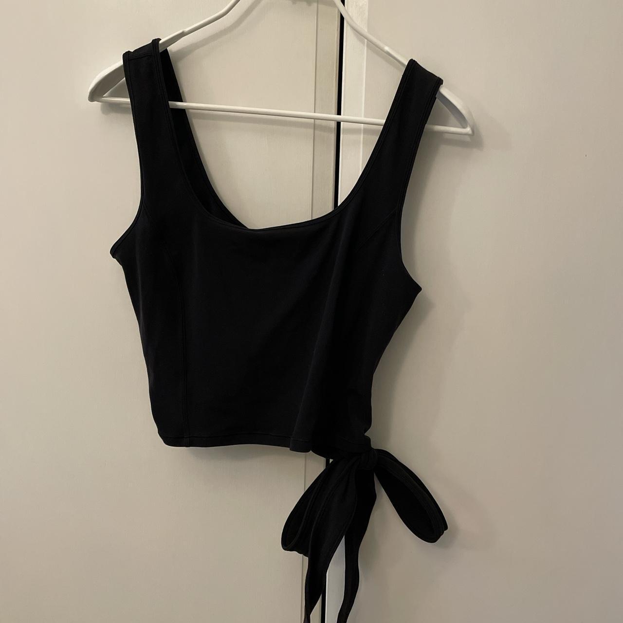 Lululemon Women's Black Crop-top | Depop