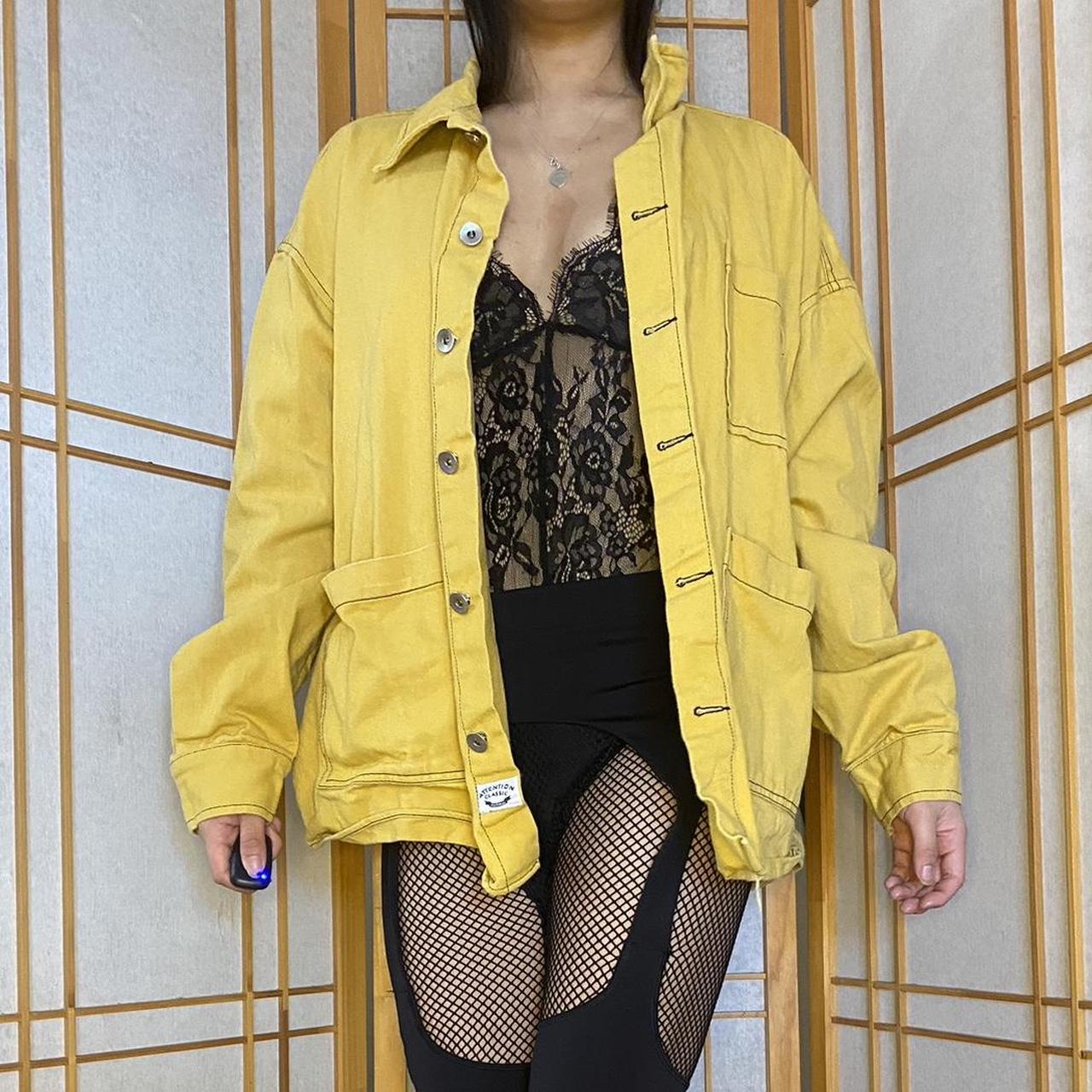 Yellow jean sale jacket outfit