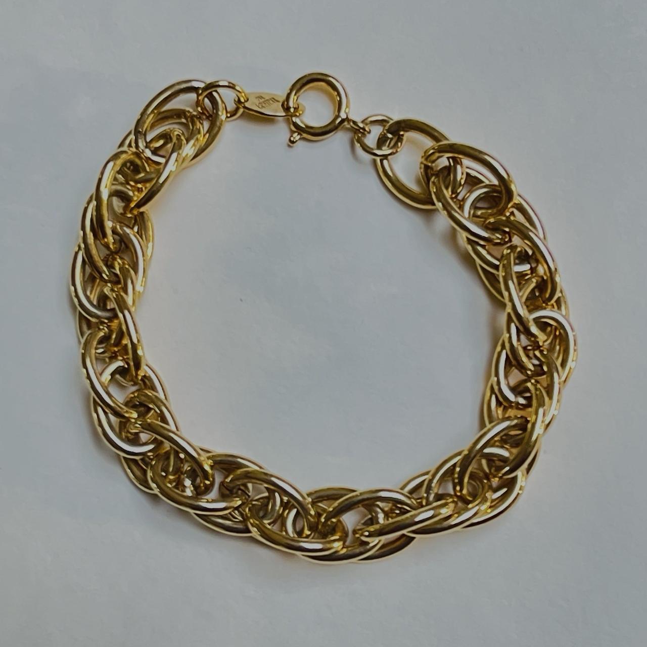 item listed by jenniferbcloset