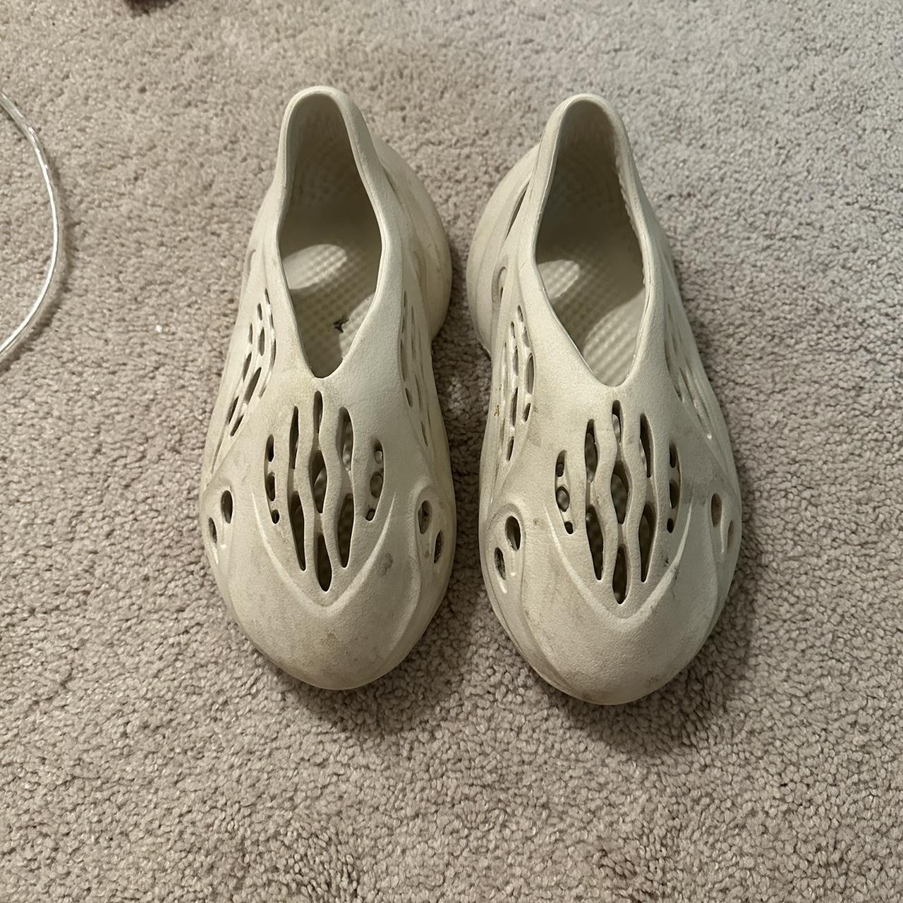 yeezy foam runner sizing women's
