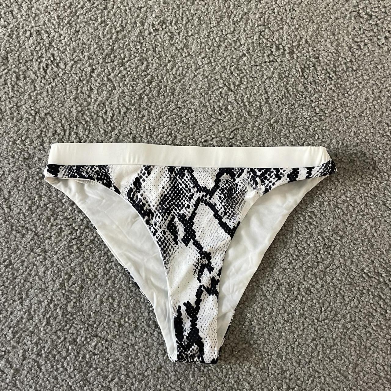 Superdown Women's Grey and Silver Bikini-and-tankini-bottoms | Depop