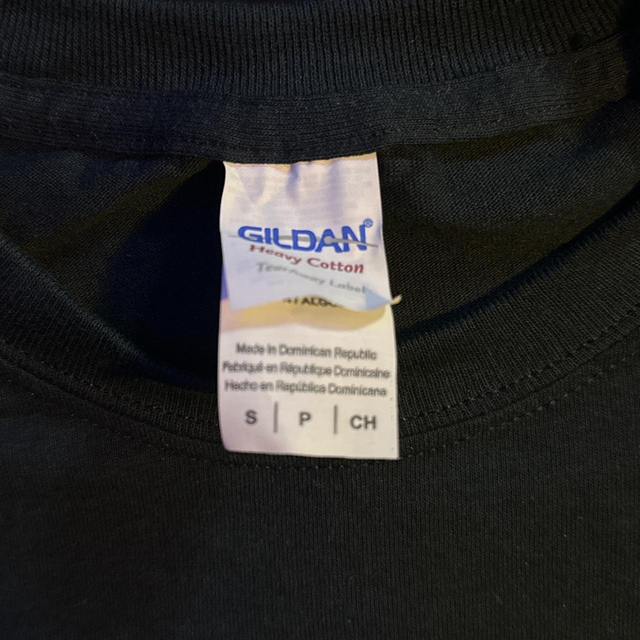 Gildan Men's T-shirt | Depop