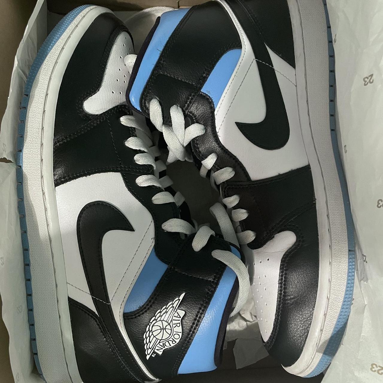 university blue mids