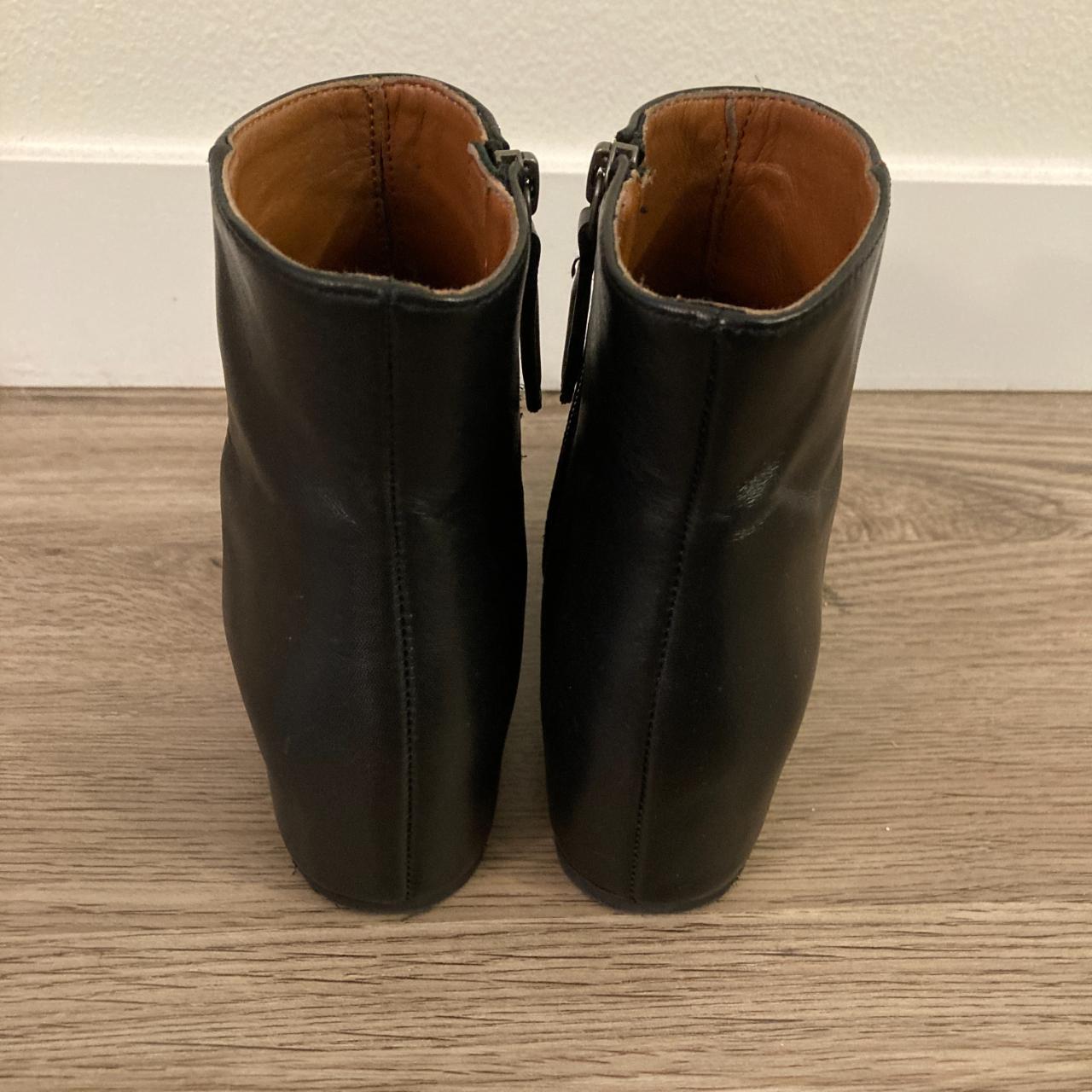 Aquatalia Ulyssaa Black Leather Chelsea Boot Size