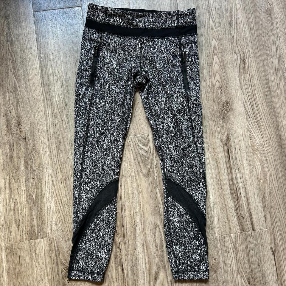 Lululemon Inspire Tight II with Detailed pocket