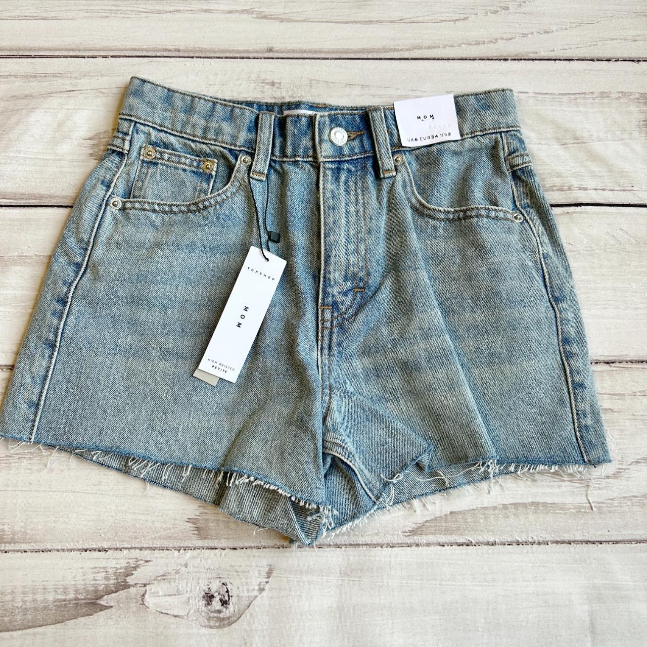 Topshop Petite denim comfort stretch Mom shorts in bleach-Blue