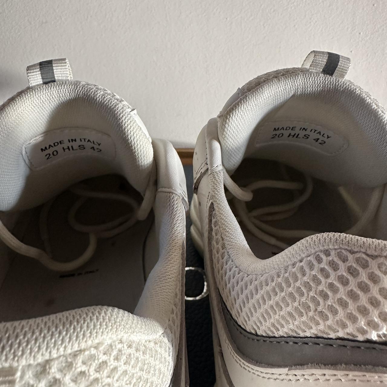 White Dior B22s worn few times- couple marks... - Depop