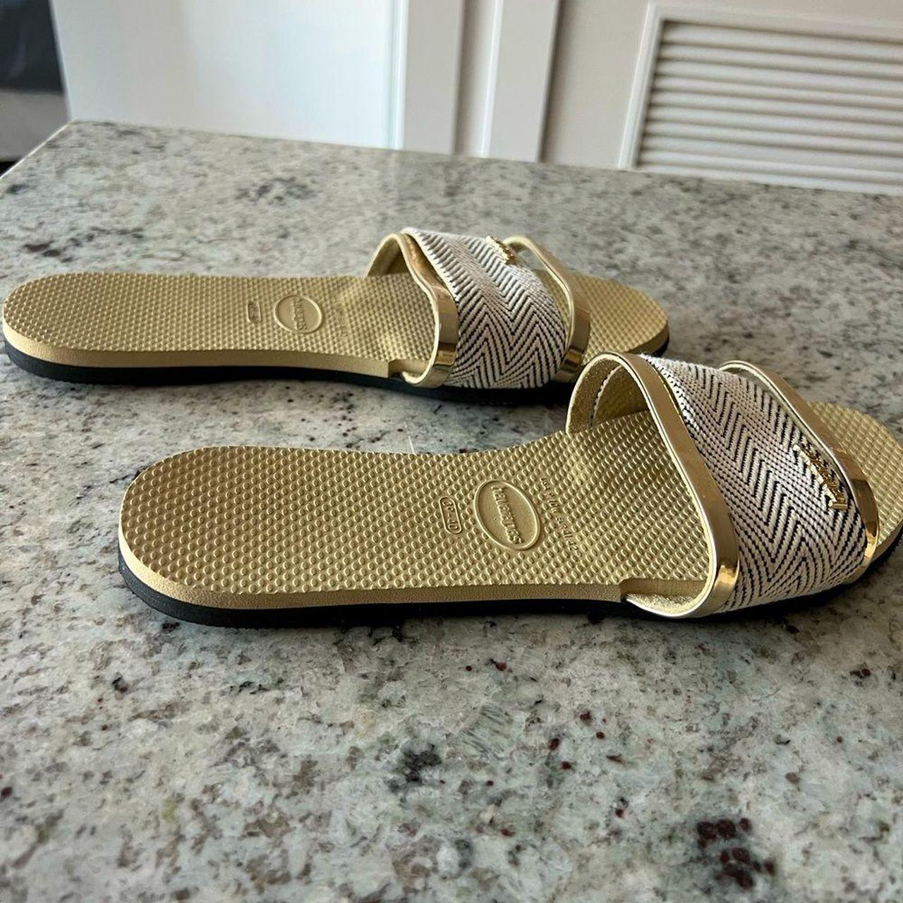 Havaianas Women's Tan and Gold Sandals (3)