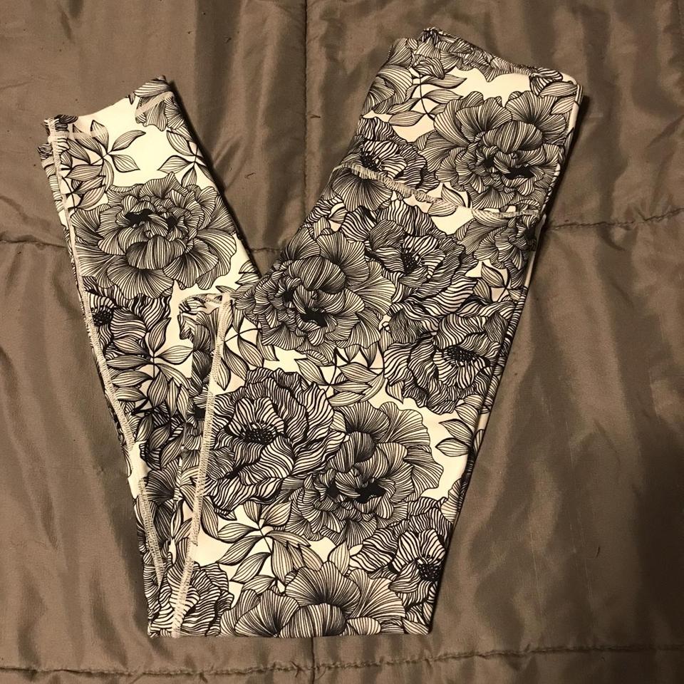 2 pack of workout leggings. Brand new! Never worn - Depop