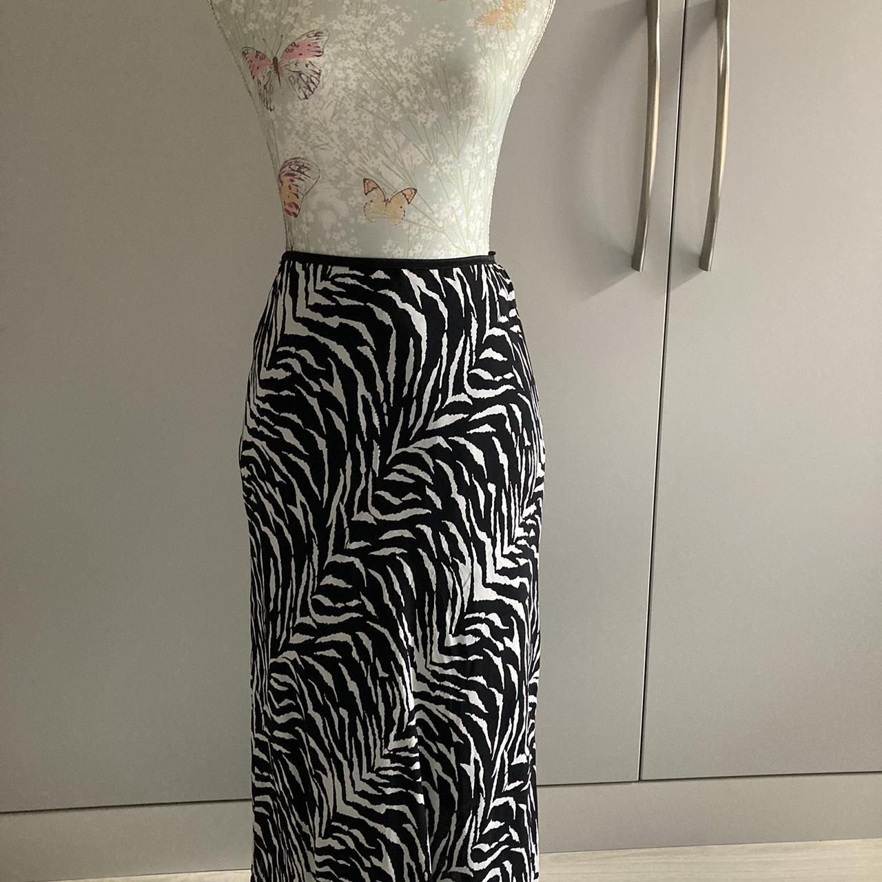 stunning zebra print mesh midi skirt ♡ has an... - Depop