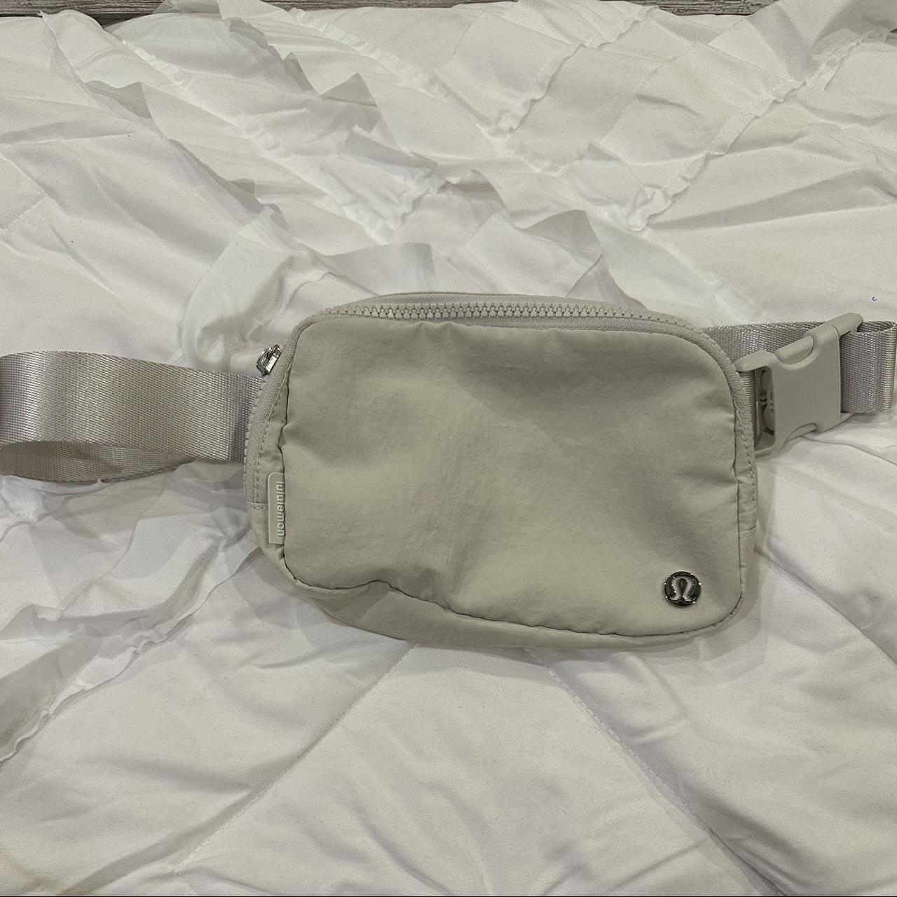 lululemon Solid Everywhere Belt Bag