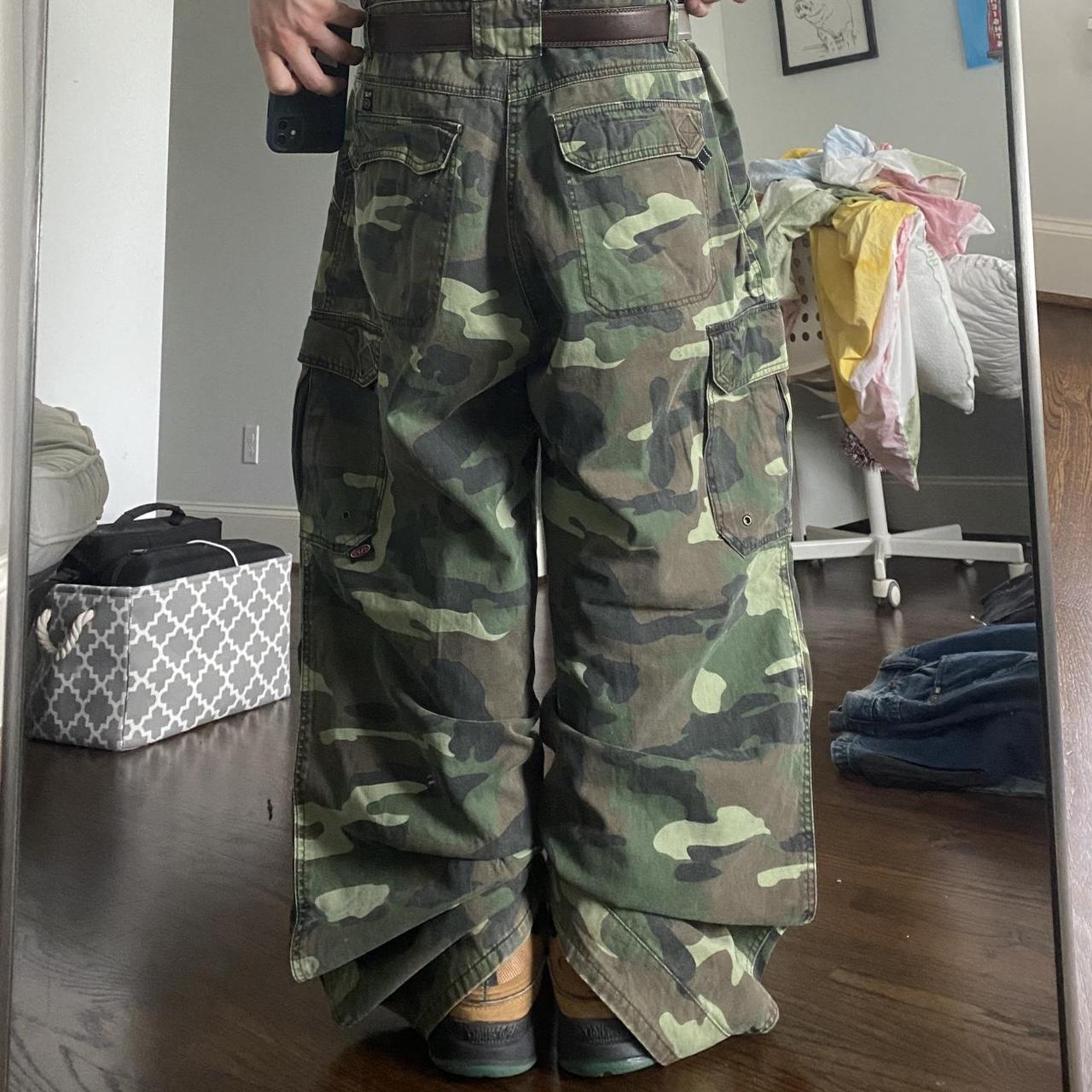 plugg y2k baggy camo cargo pants 38x32 -vintage... - Depop