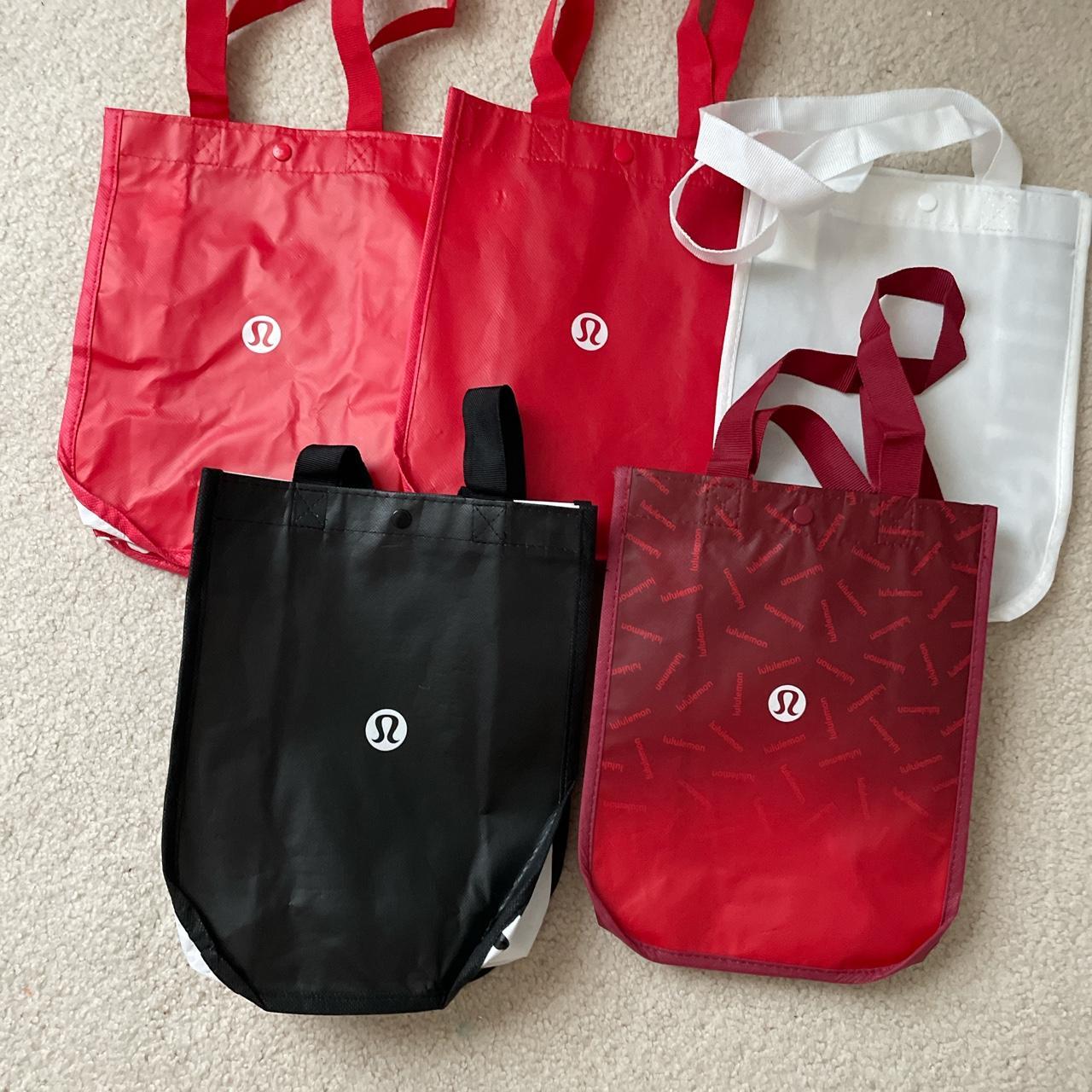 Travel bag Lululemon Beige in Plastic  29402609