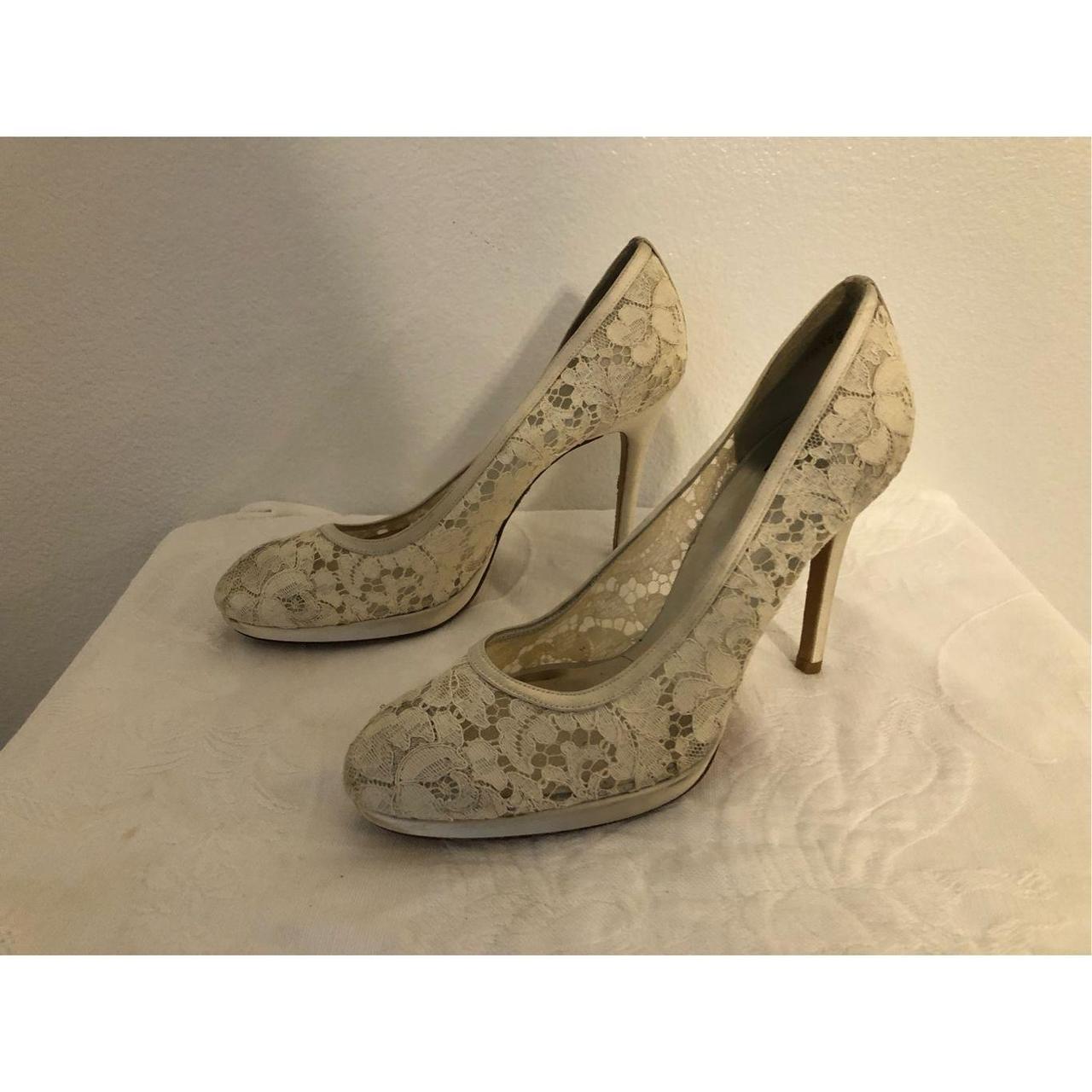 Cream sale lace pumps