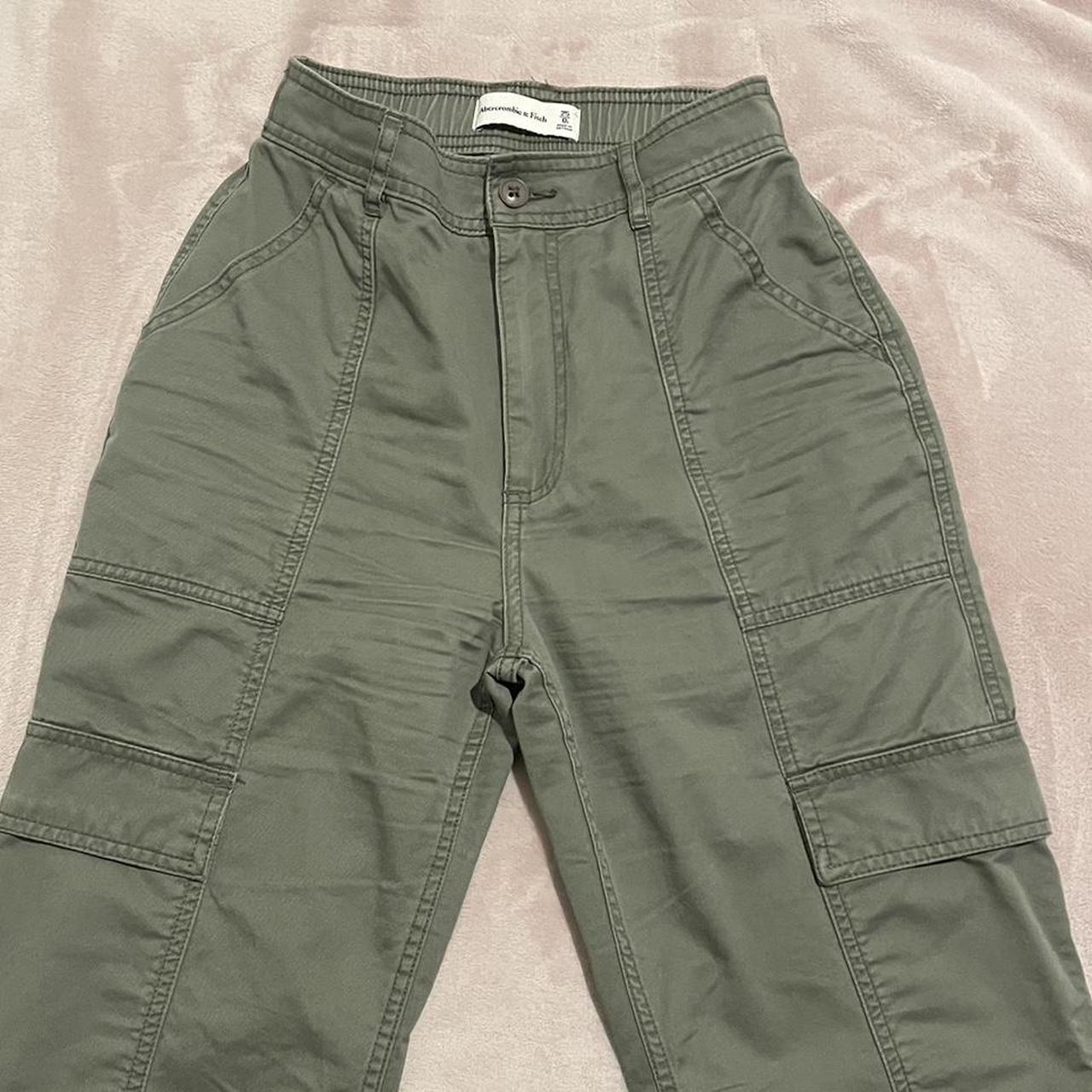 Abercrombie Relaxed Cargo Pant. Purchased end of... Depop