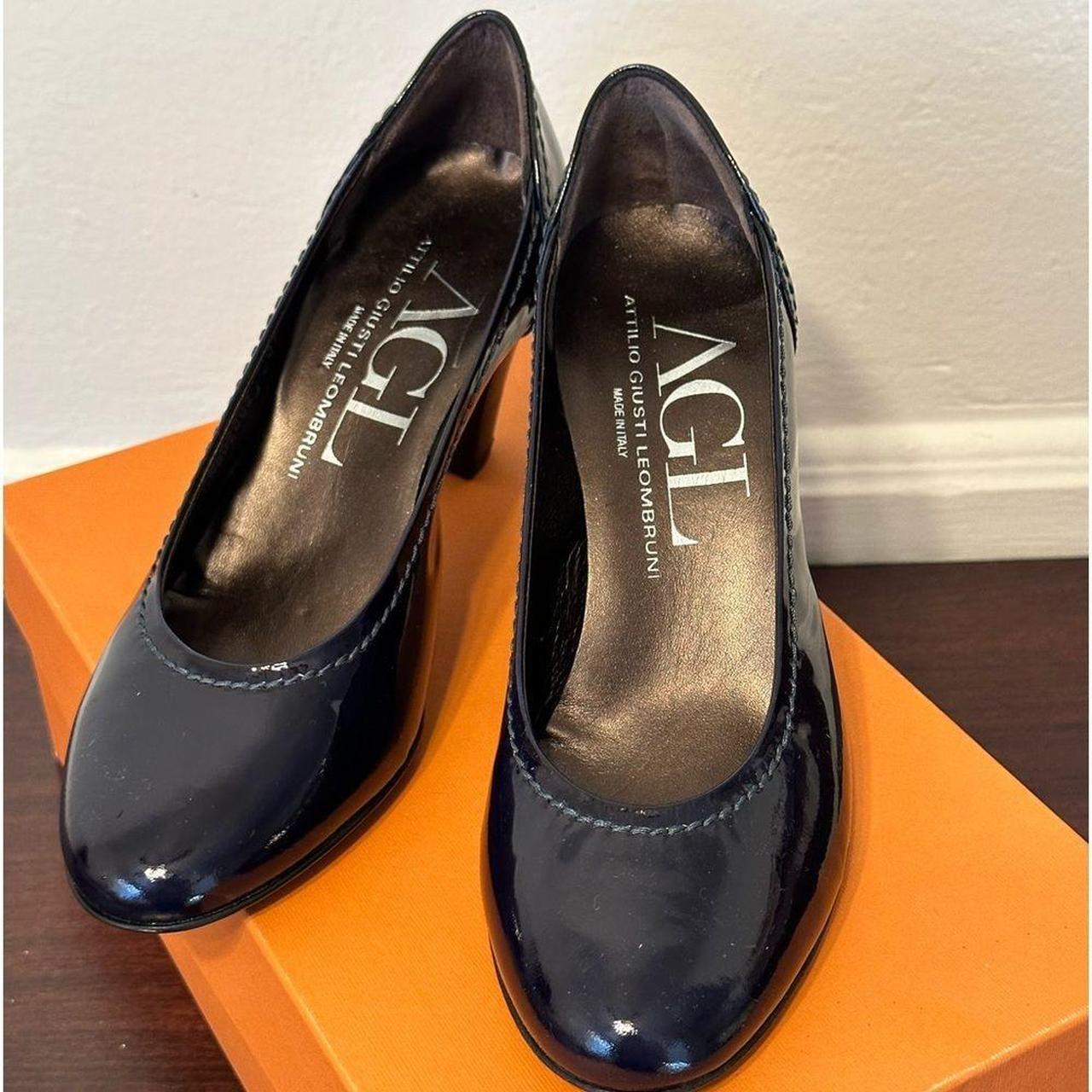 New AGL dark navy pumps in patent leather with Depop