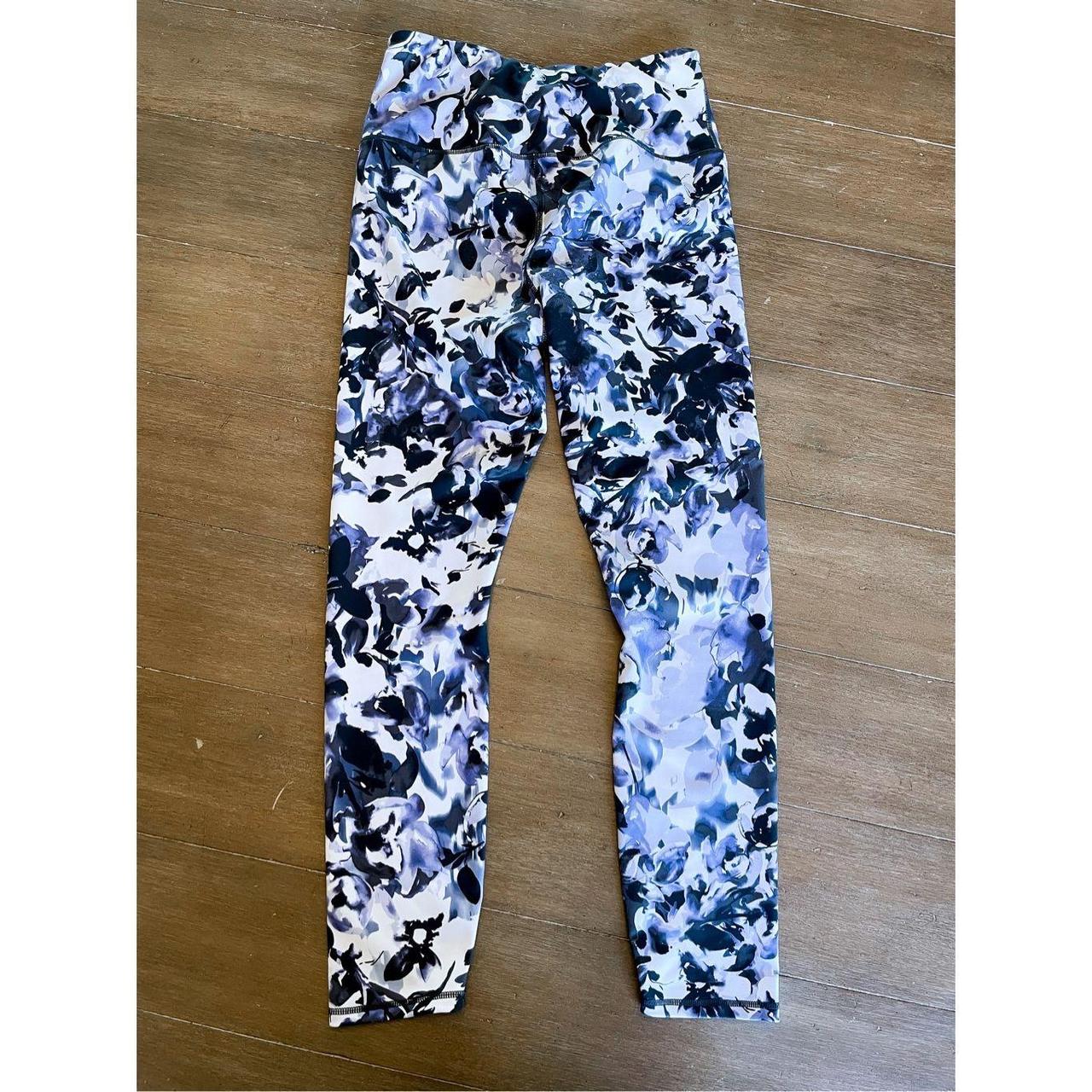 Gaiam Floral Hi-Rise 7/8 Leggings in Size Medium are - Depop