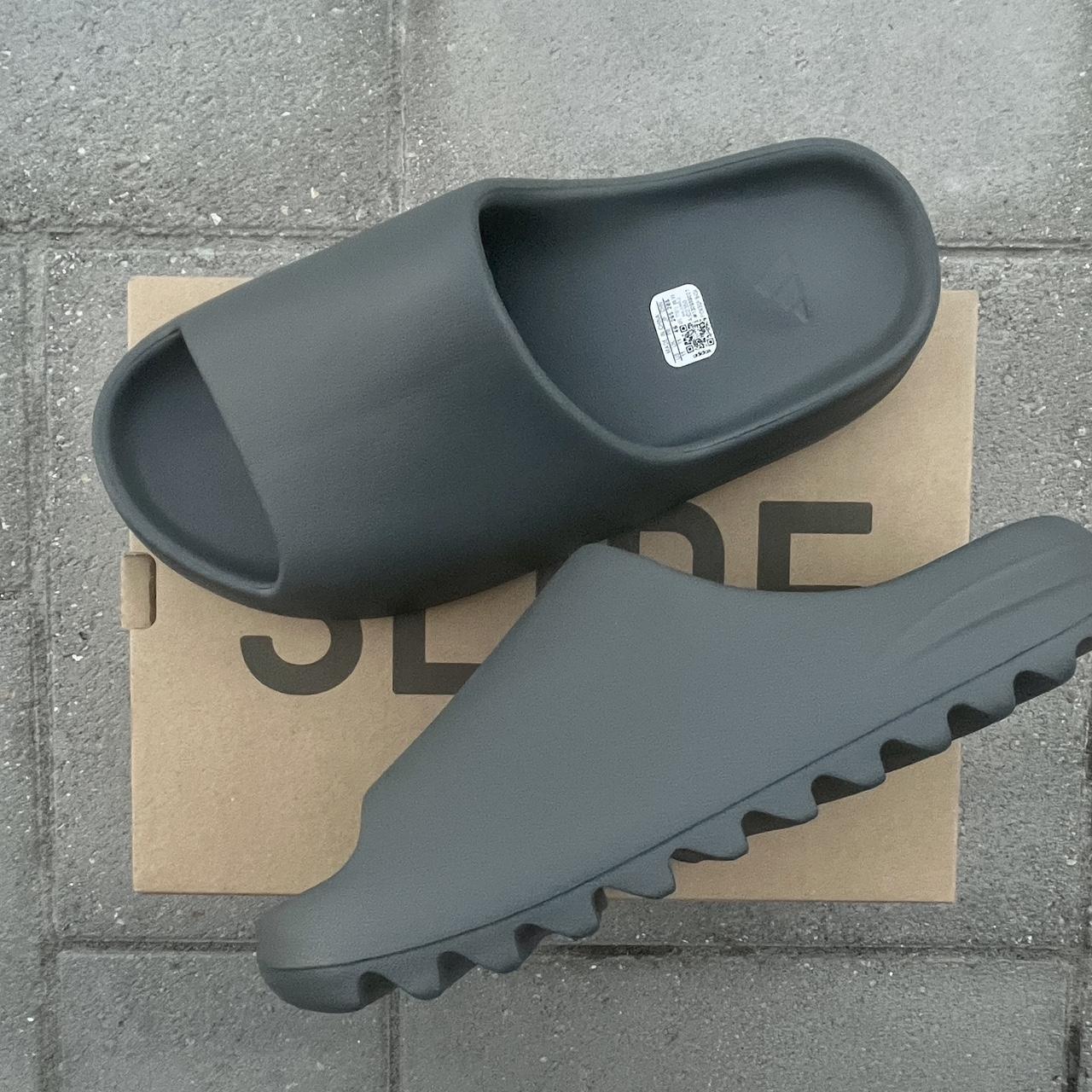 yeezy slides moon grey