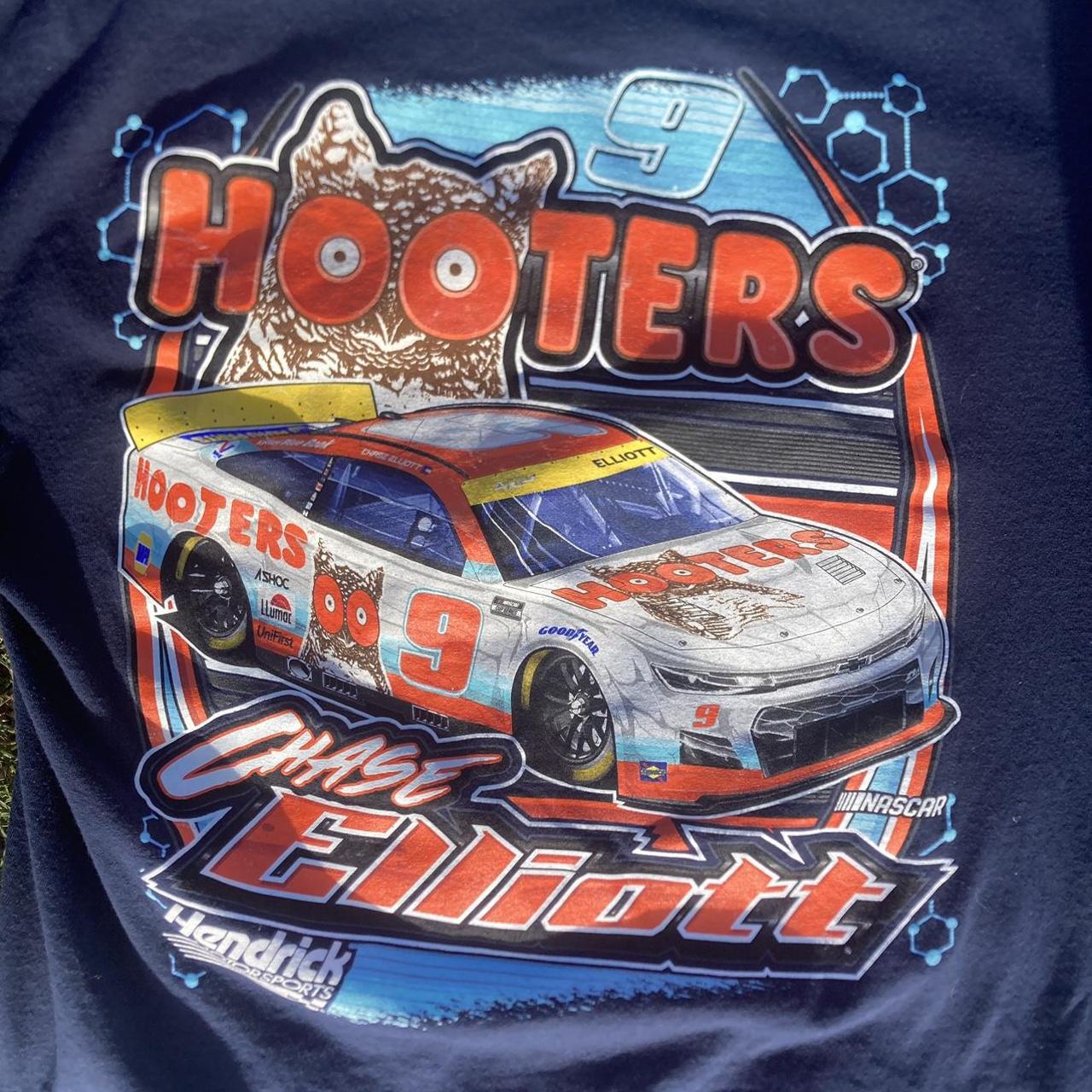 Hooters nascar shirt Size L No flaws Tts - Depop