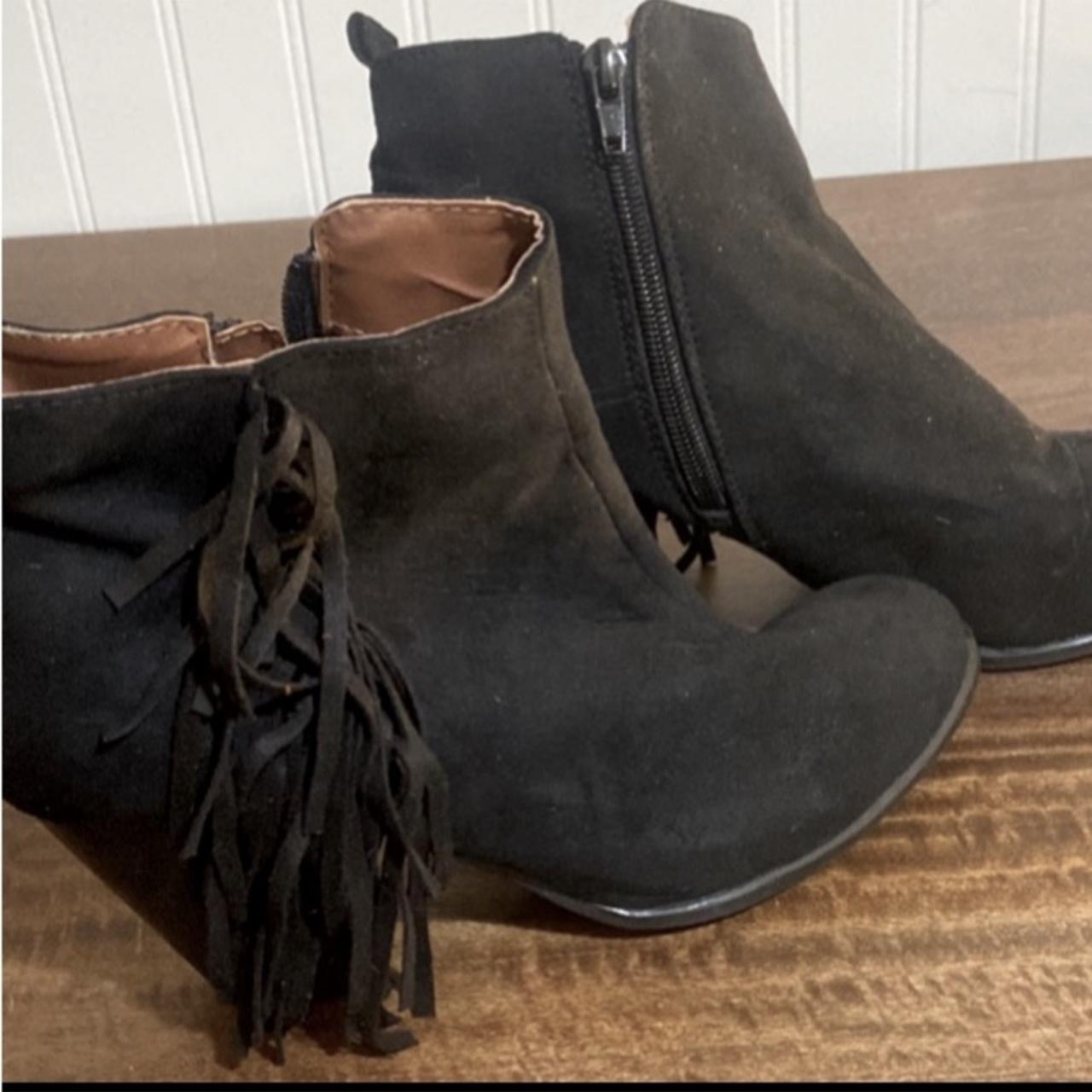 Qupid best sale fringe booties