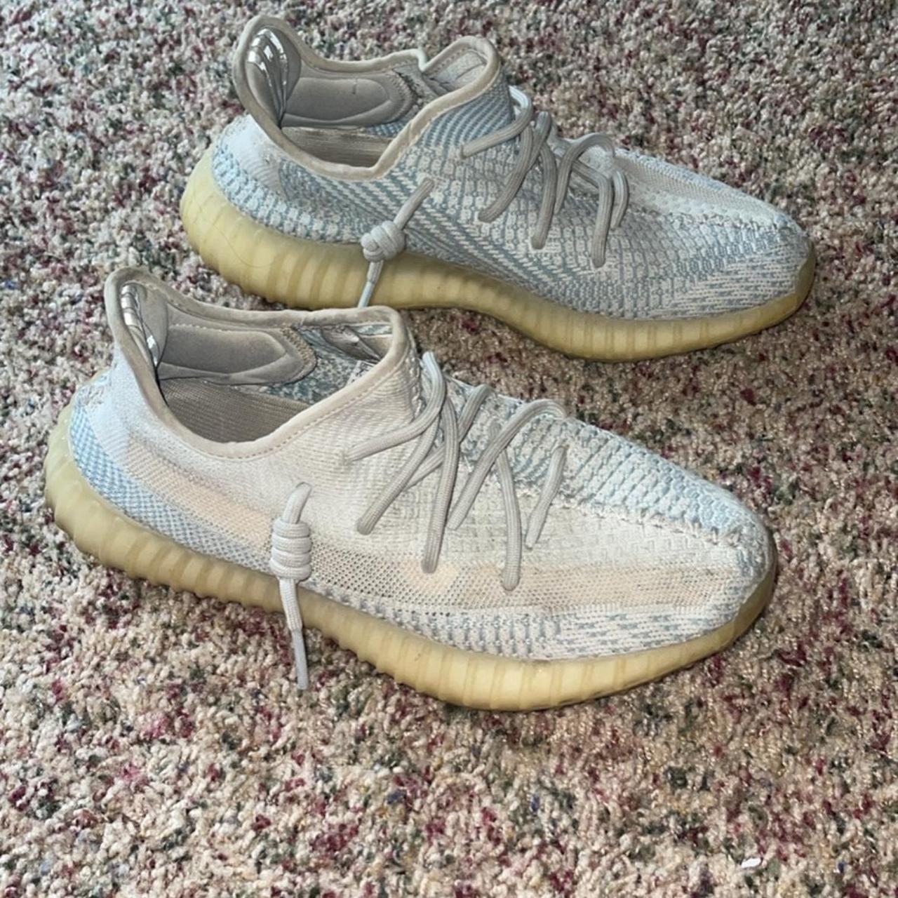 yeezy size 7 mens fit a women’s 8/8.5 - Depop