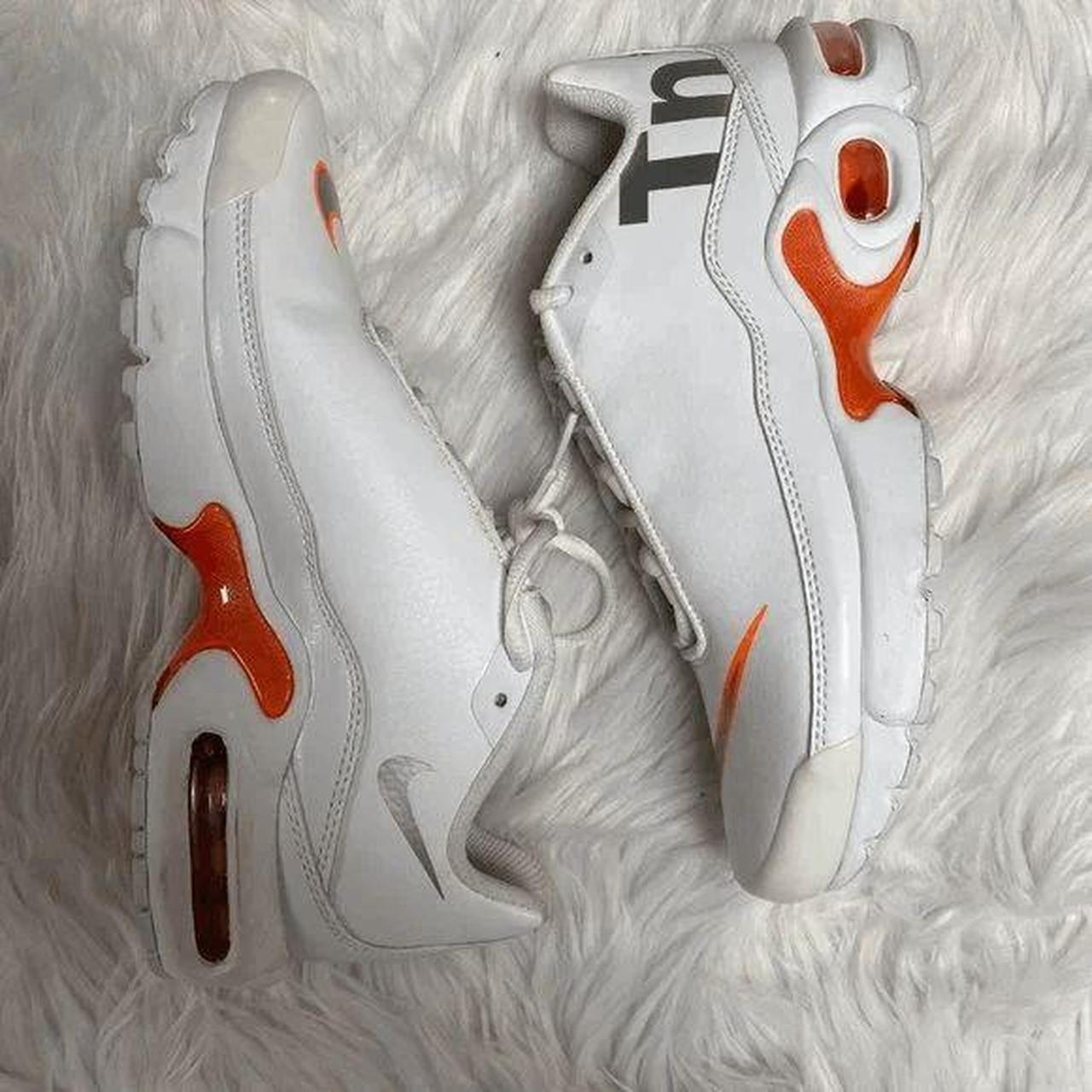 Nike Air Max Plus TN SE Low GS hotsell Shoes White Orange Pre-Owned/Sz 5/AR0005-100