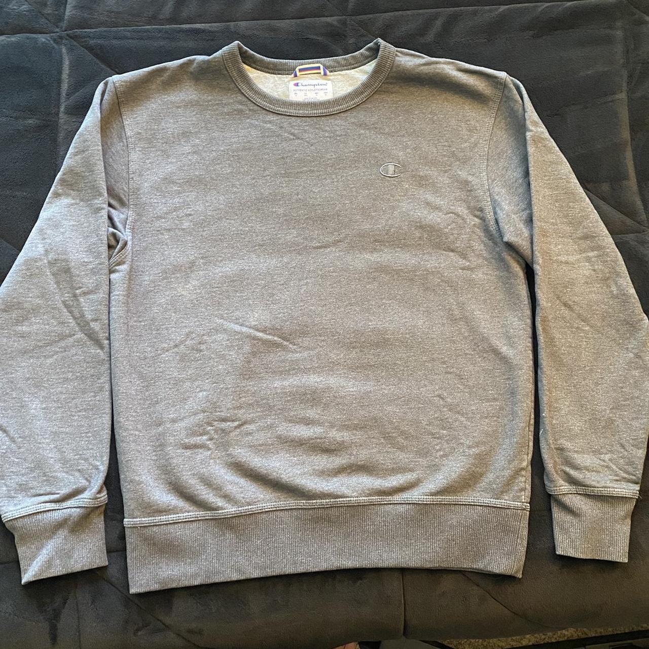 Champion Women's Grey Sweatshirt | Depop