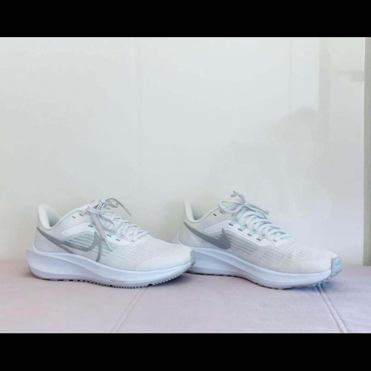 womens nike pegasus white