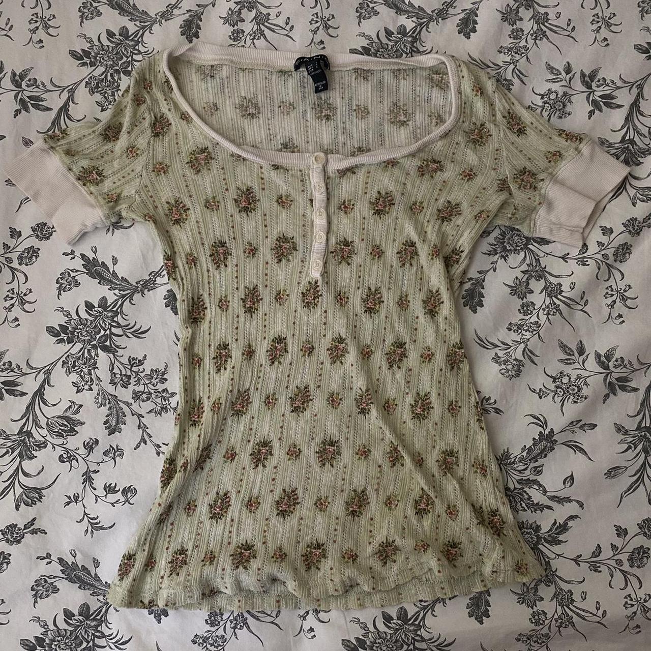 beautiful floral ribbed shirt. ivory and green color... - Depop