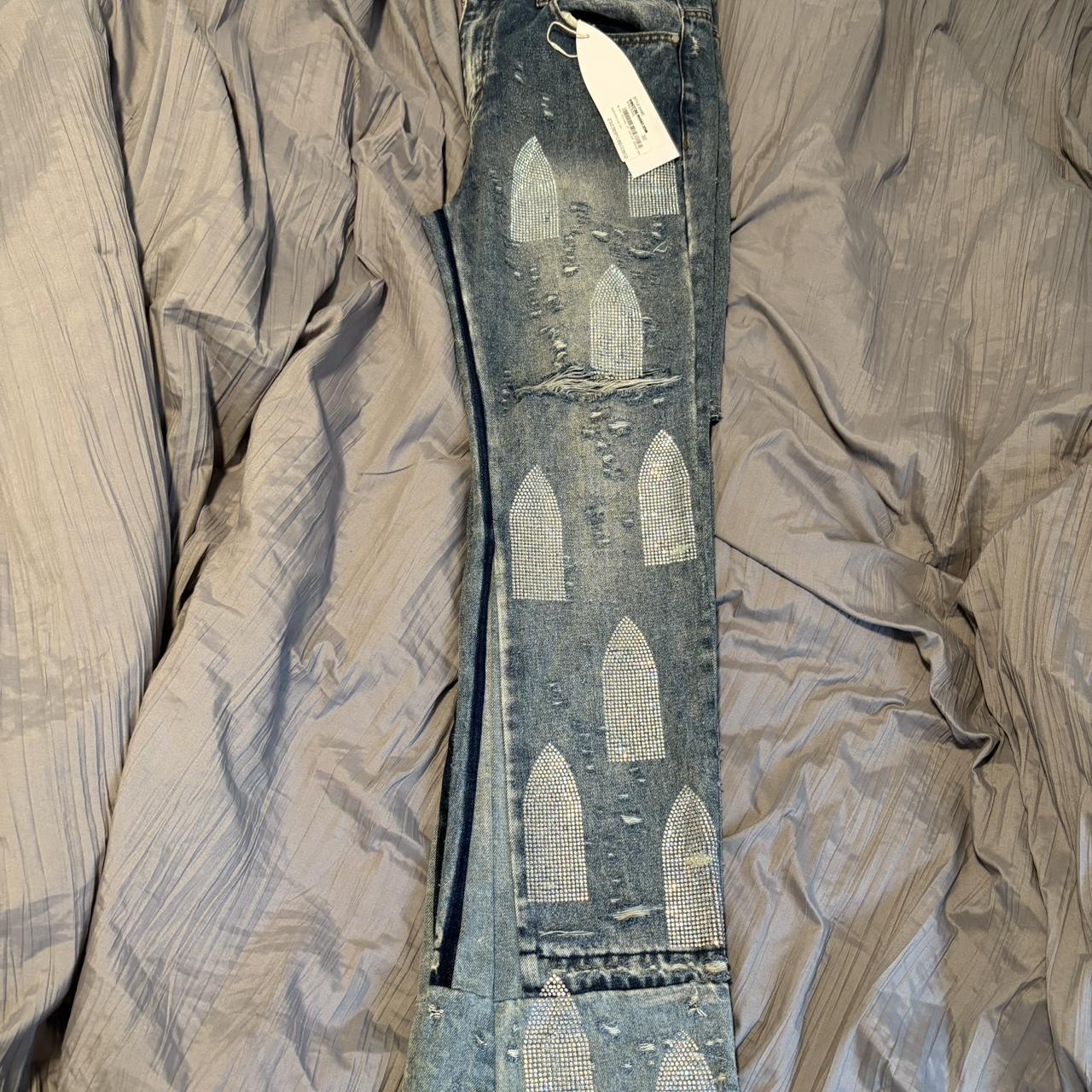 item listed by iamparis85