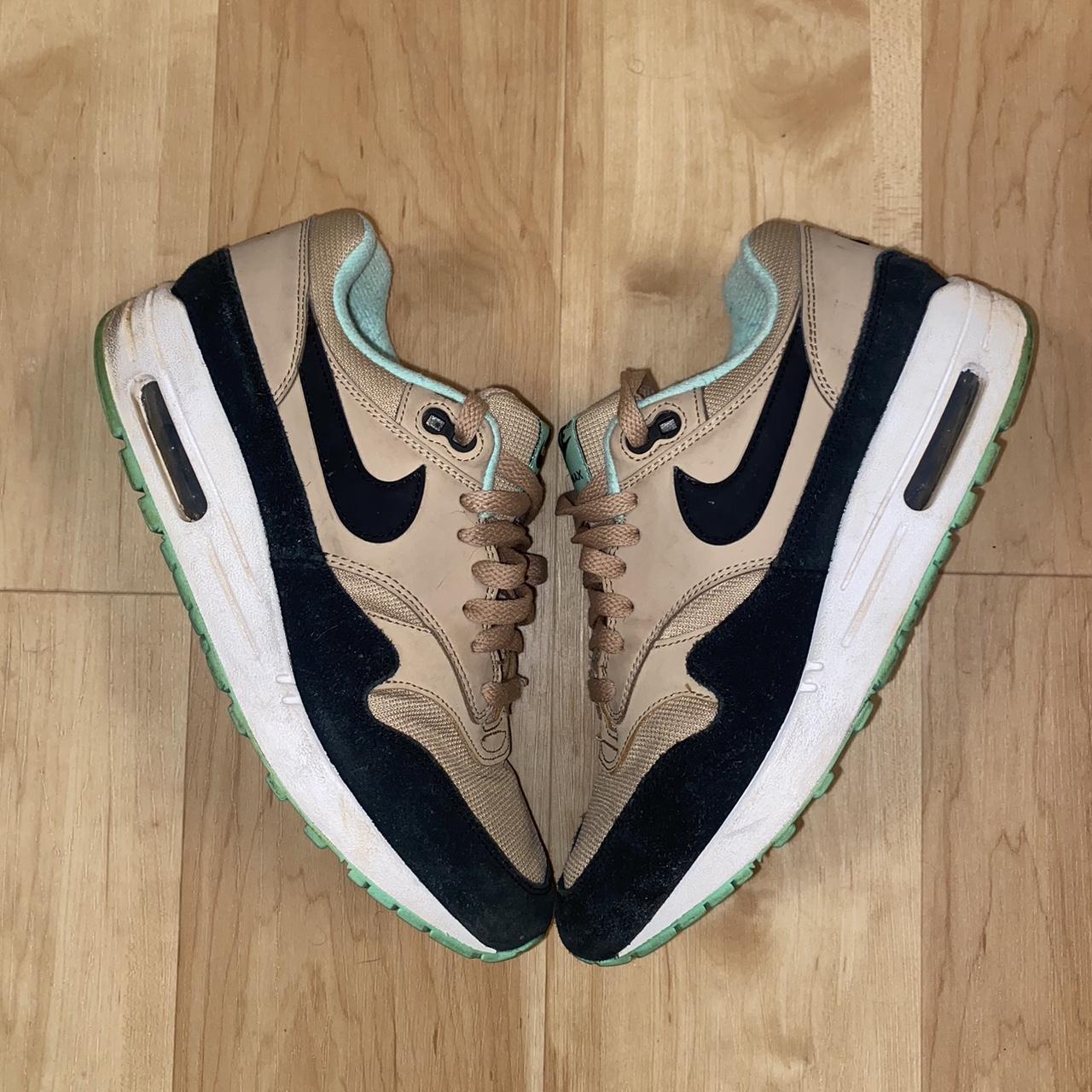 Nike air max 1 best sale desert black green glow