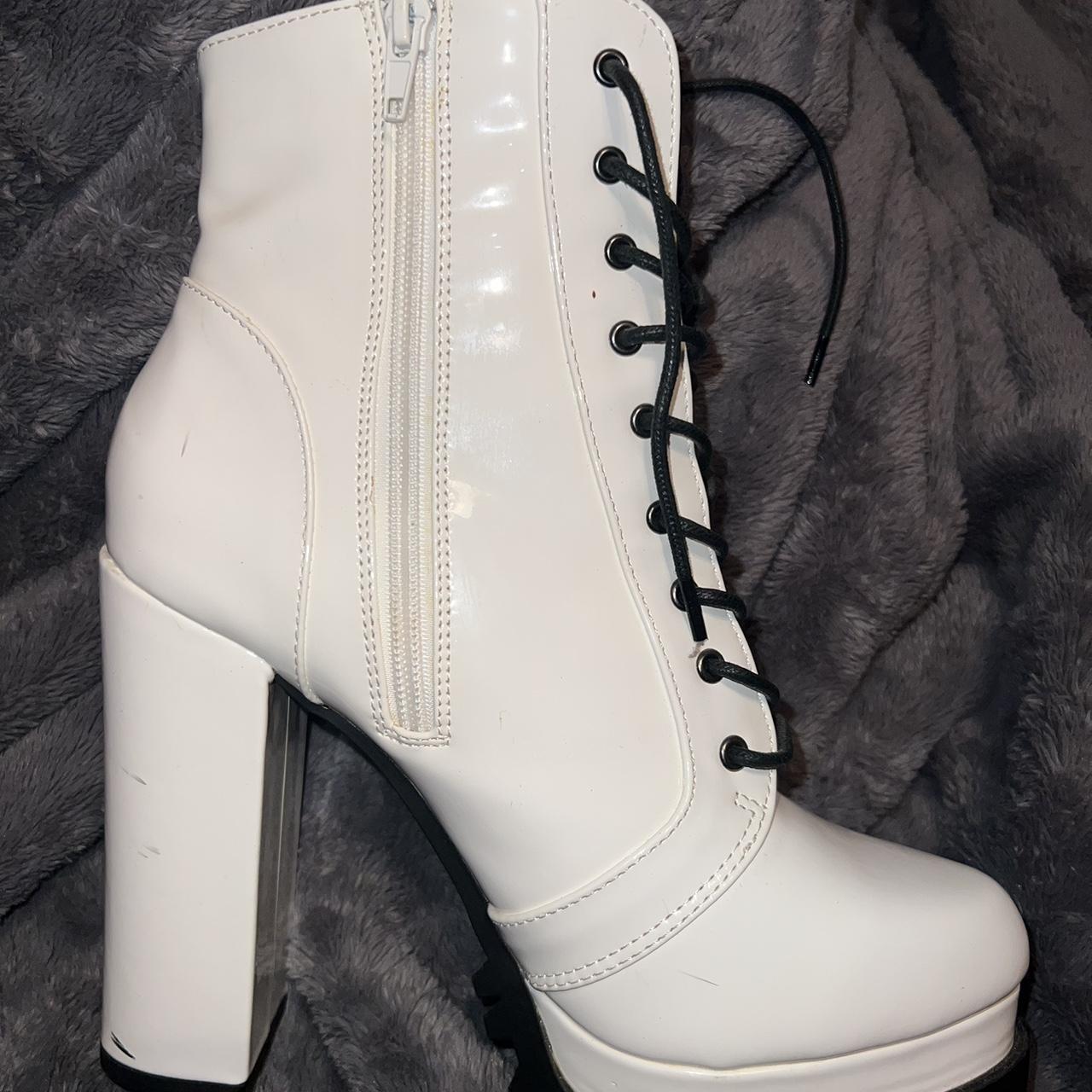 Fashion nova 2025 white boots