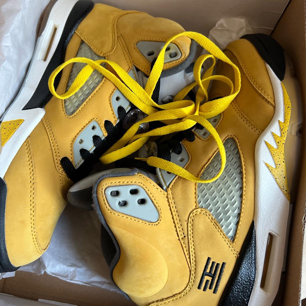 Men's Yellow and Black Trainers Depop