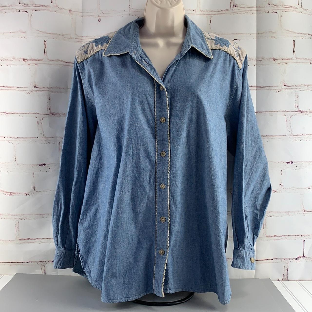 Elizabeth by Liz Claiborne Women’s Button Up Long... - Depop