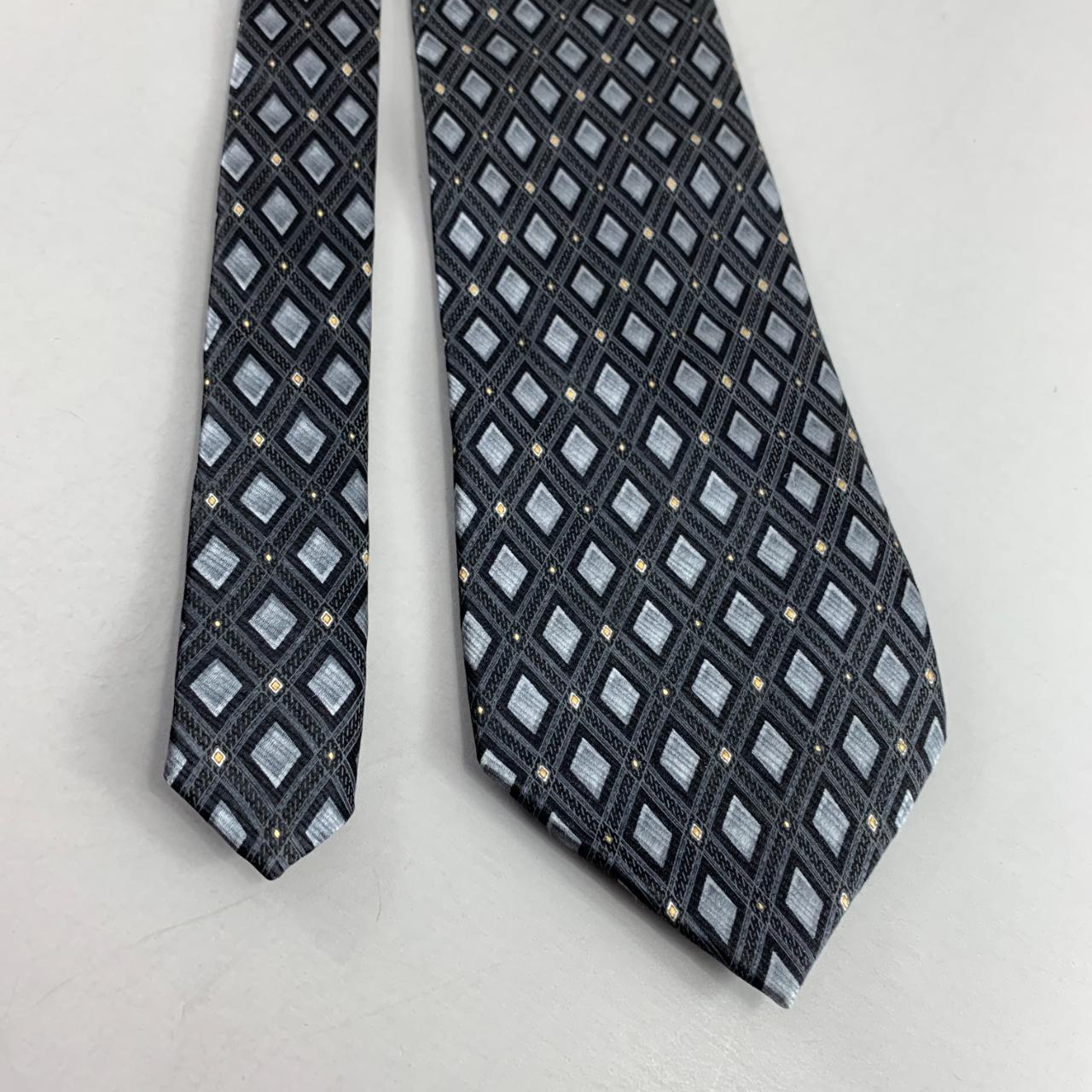 geoffrey beene blue tie