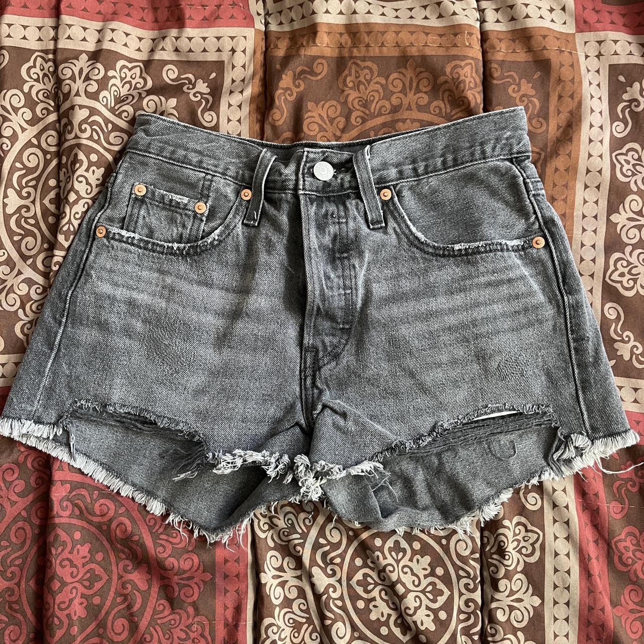 Grey clearance levi shorts