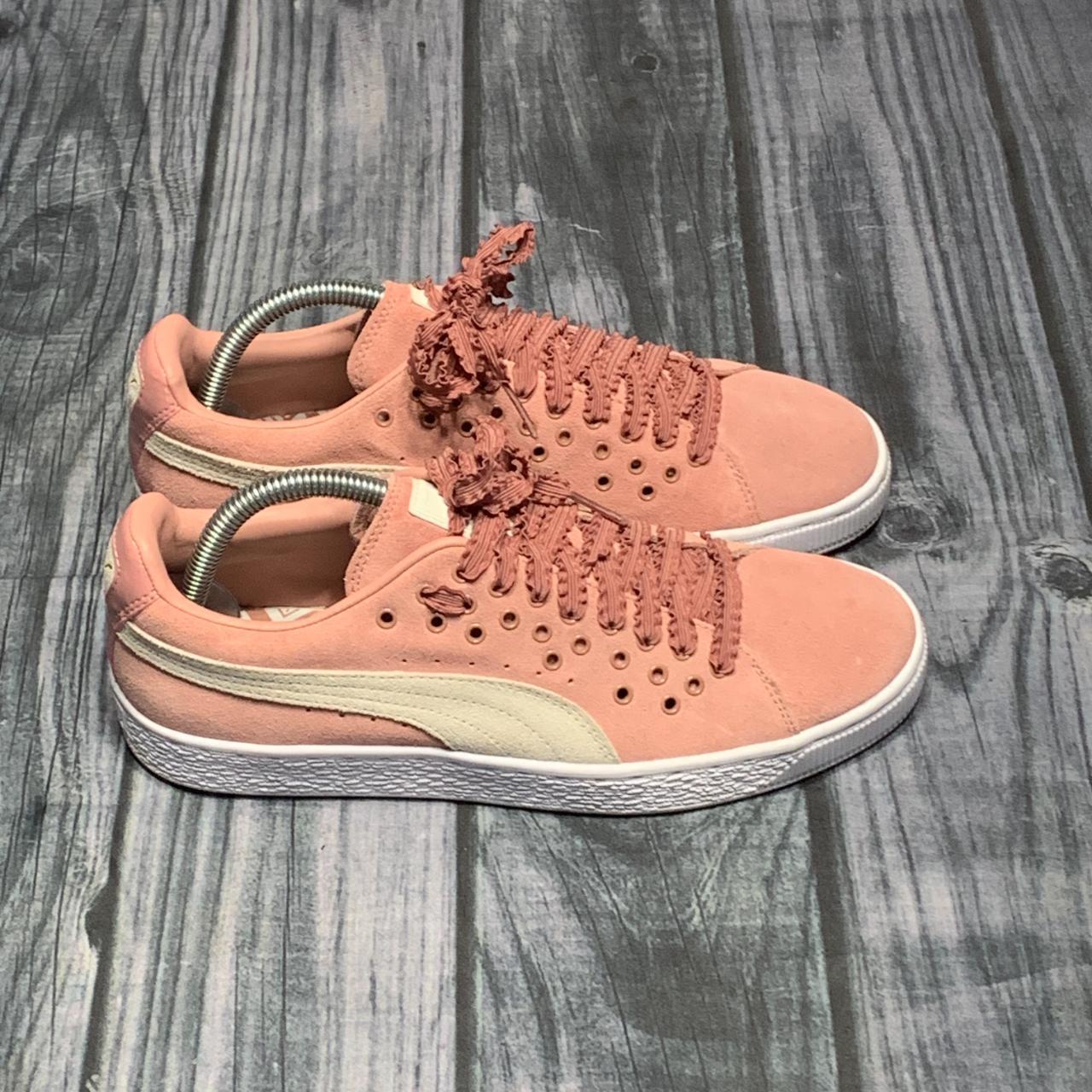 Puma classic suede outlet trainers in all pink