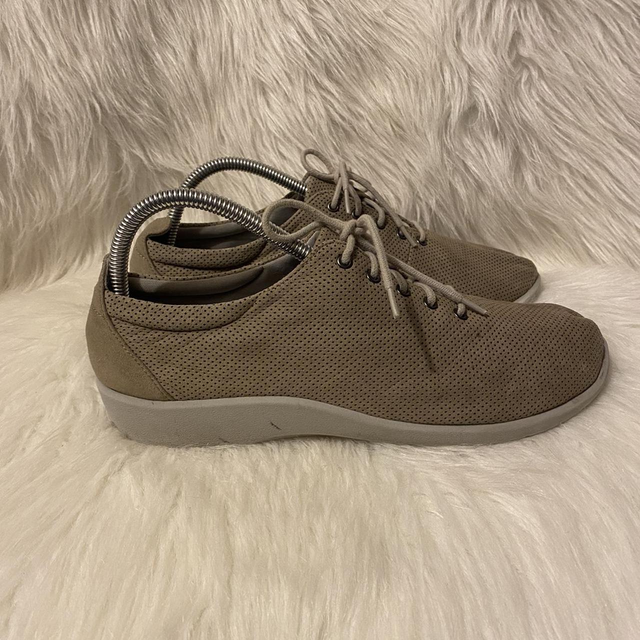 Clarks soft clearance steppers