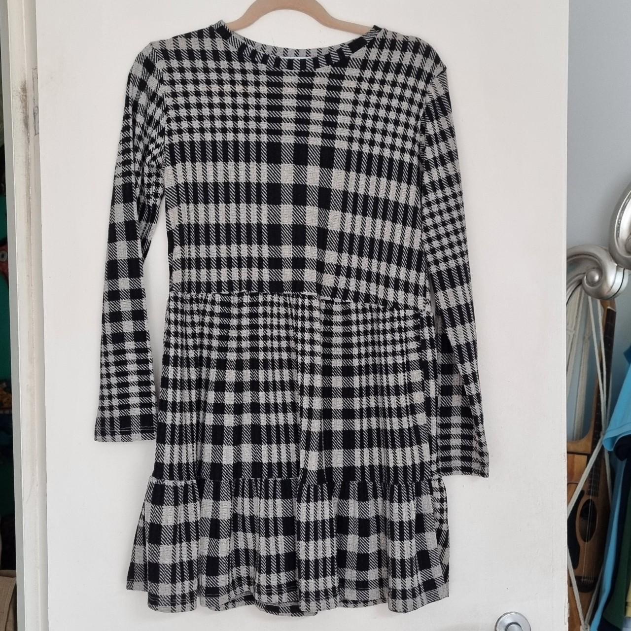 Really cute Zara dress. Really comfortable. Looks... - Depop