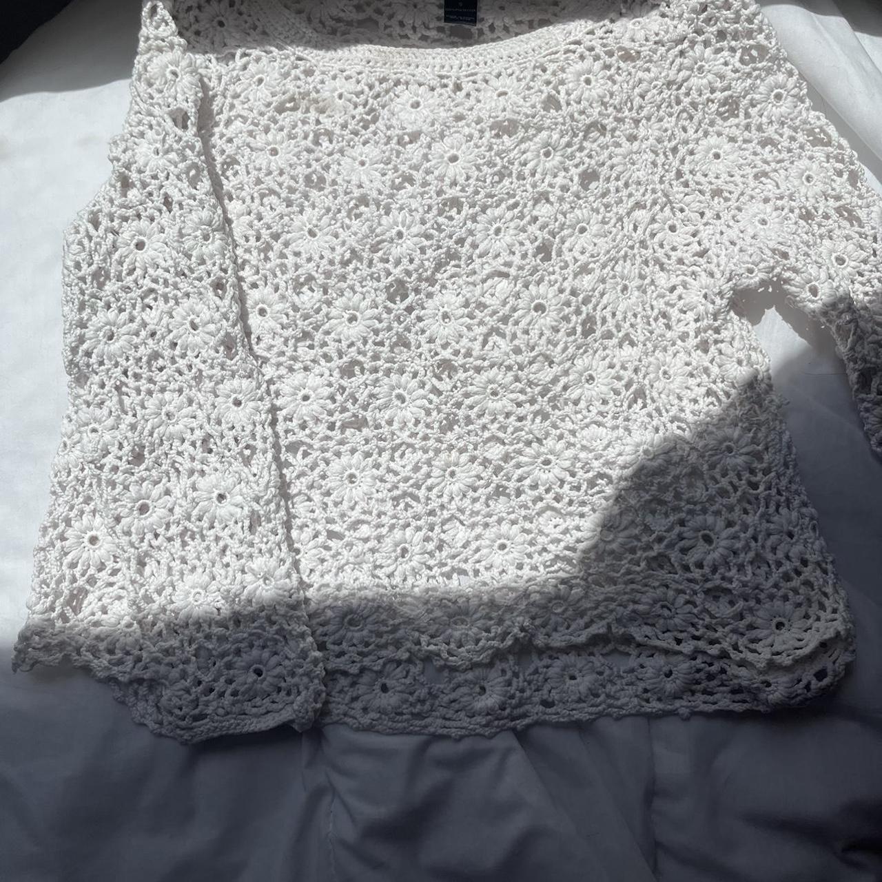 White daisy flower crochet top Super stretchy and... - Depop