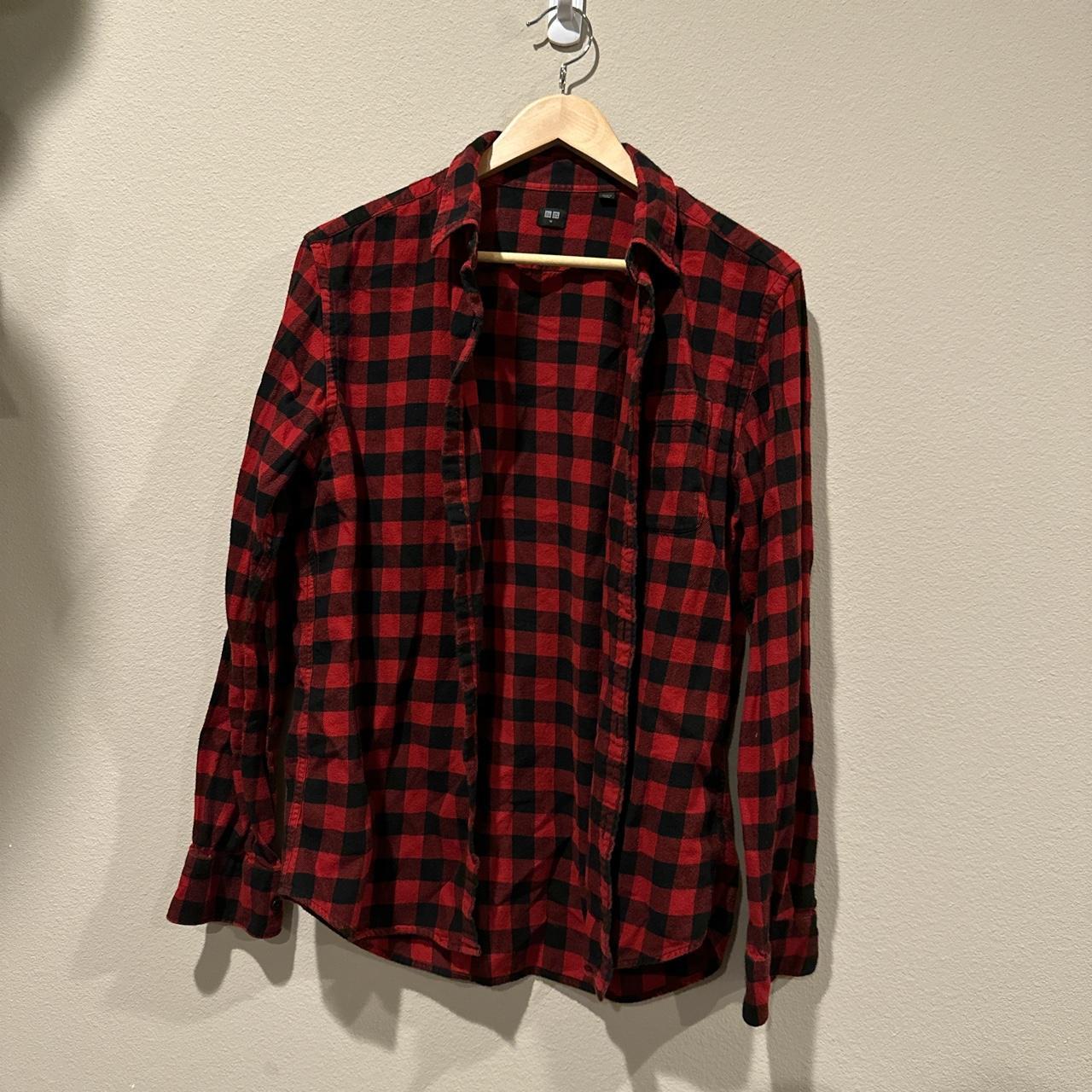UNIQLO Men's Red and Black Shirt