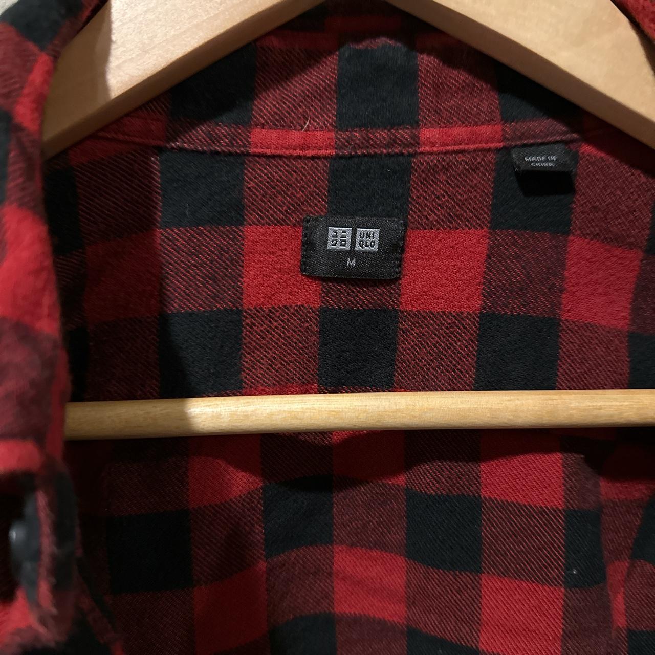 UNIQLO Men's Red and Black Shirt (2)