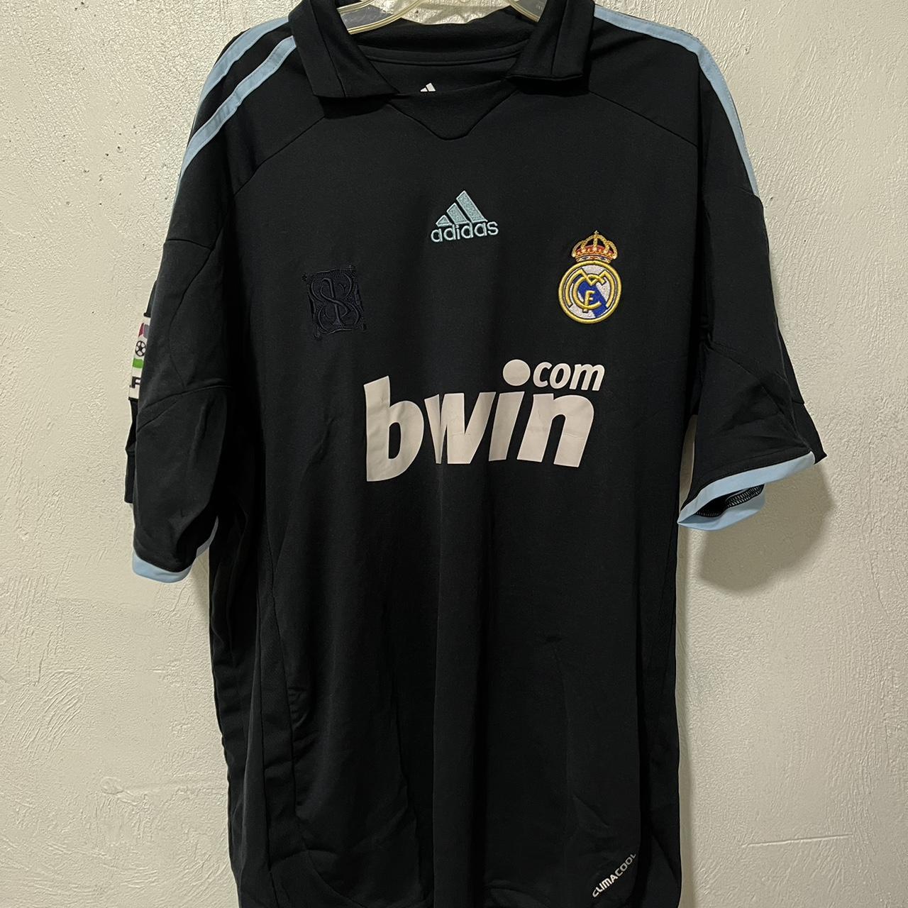 Rare 2009 Real Madrid jersey Size : L Text me if... - Depop