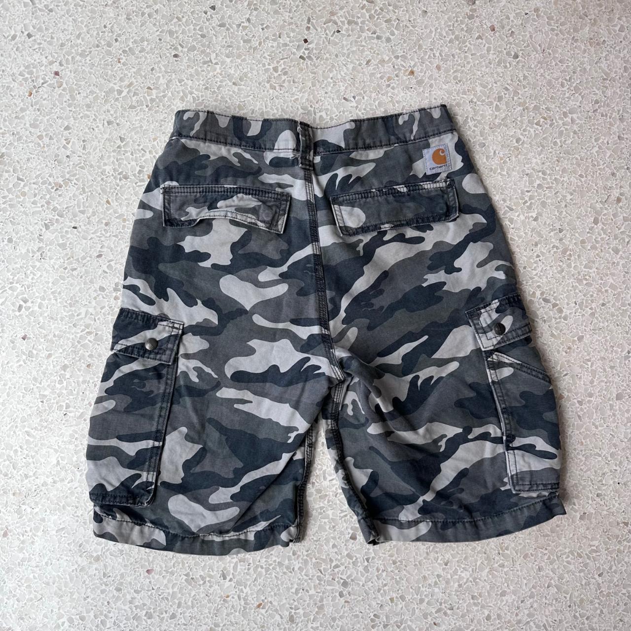 Carhartt camo cargo shorts -size 30 -relaxed... - Depop