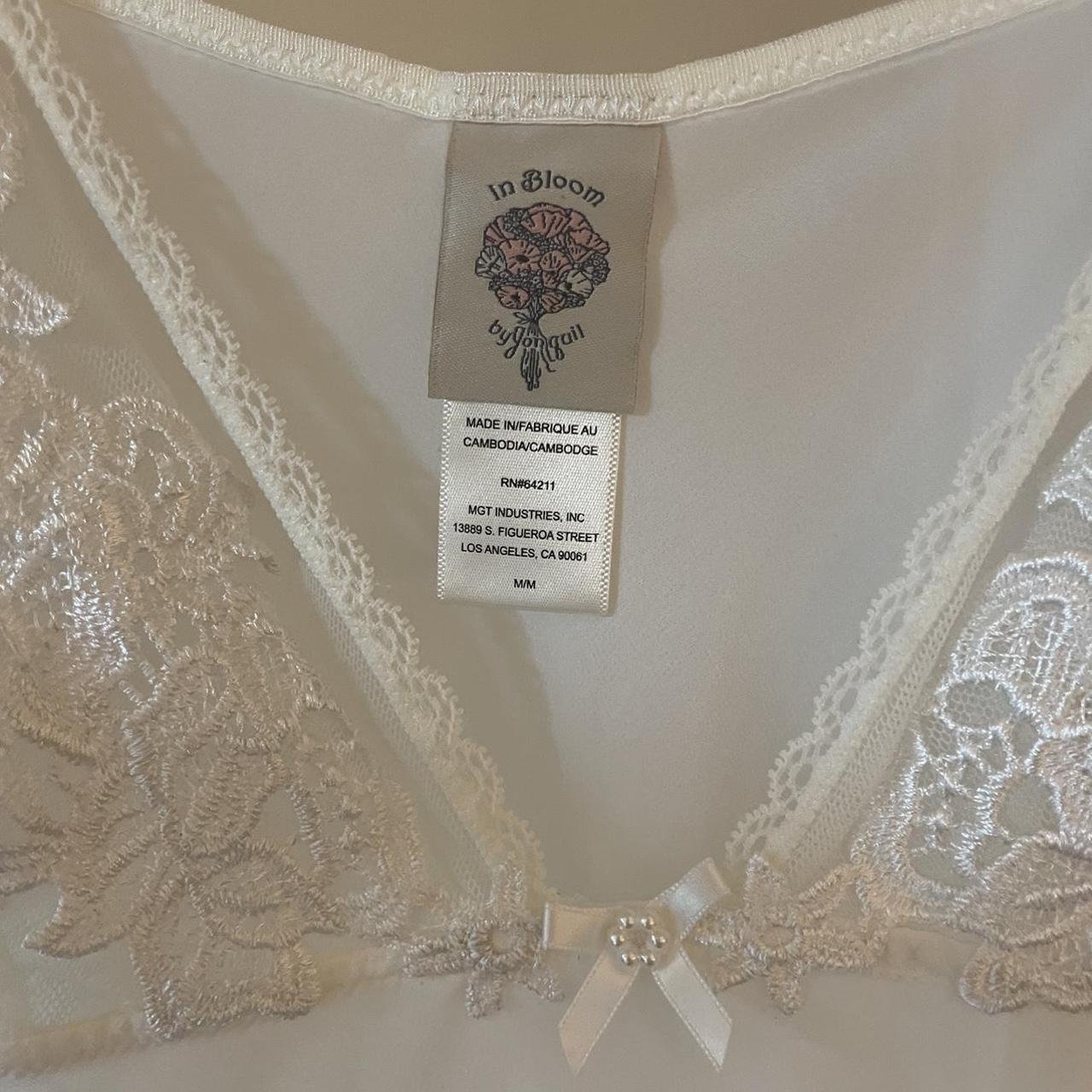 Prettiest Vintage In Bloom Lingerie Like new - Depop