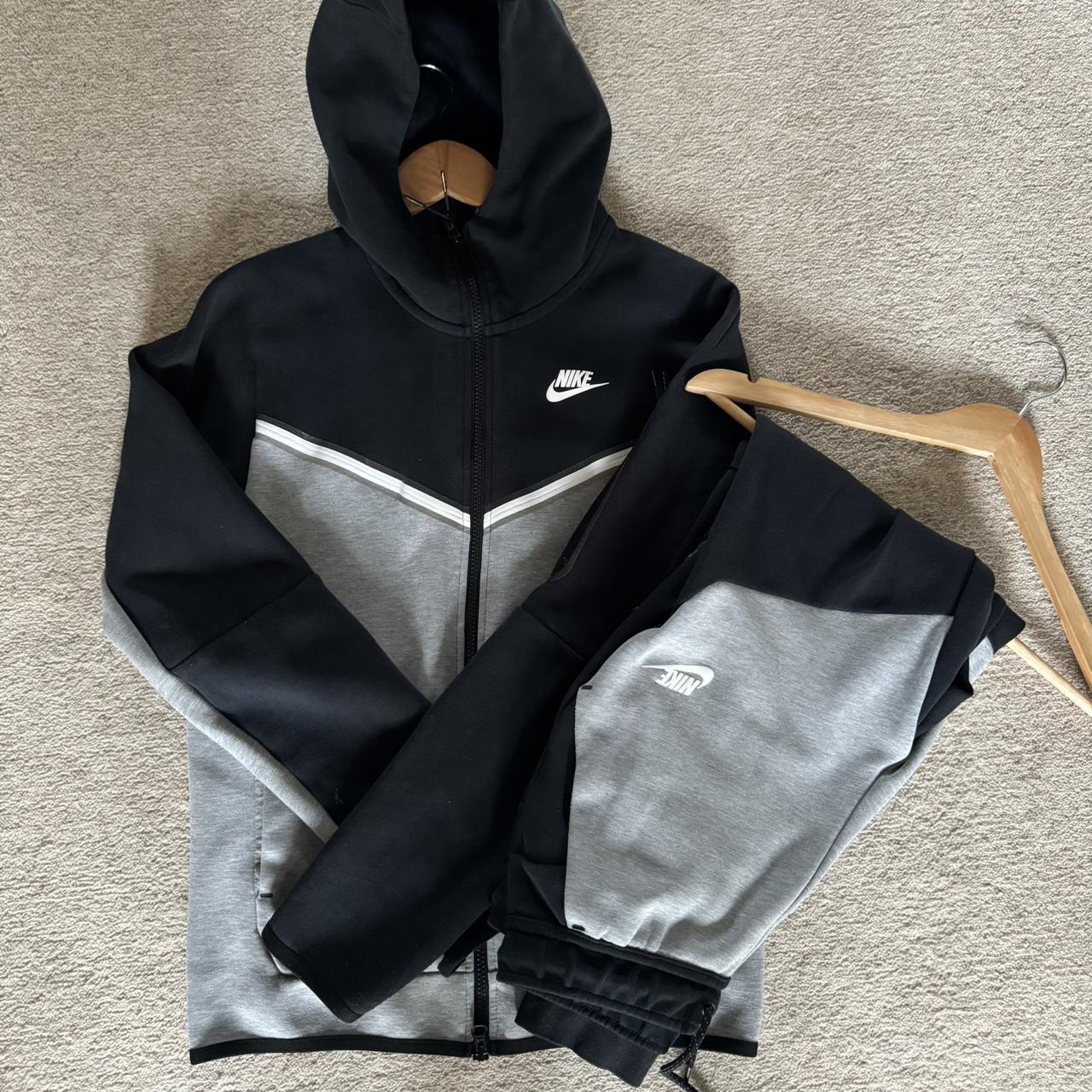 Nike tech fleece extra small sale