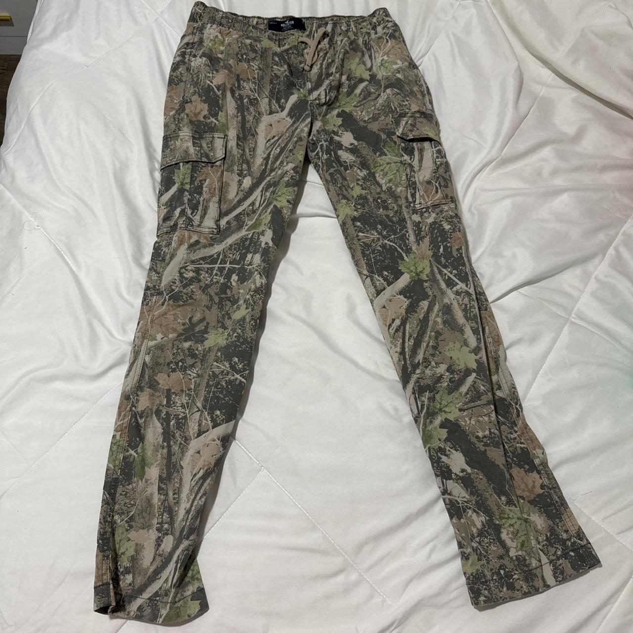 Hollister camo trousers hotsell