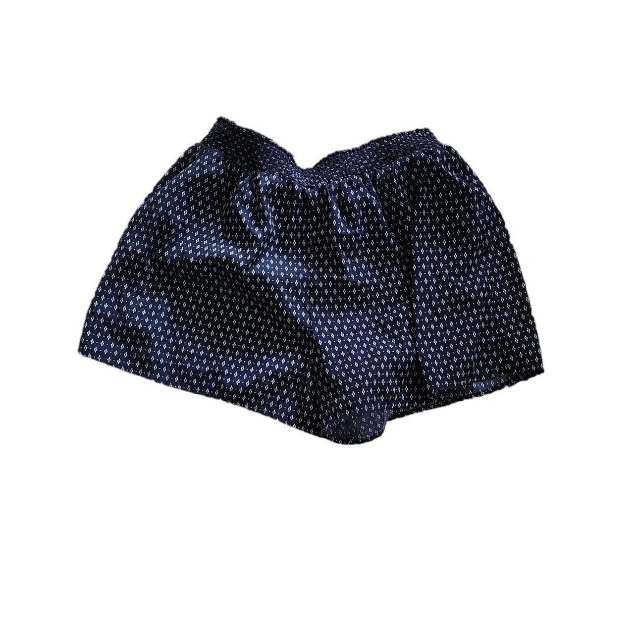 Women's Black and White Shorts Depop