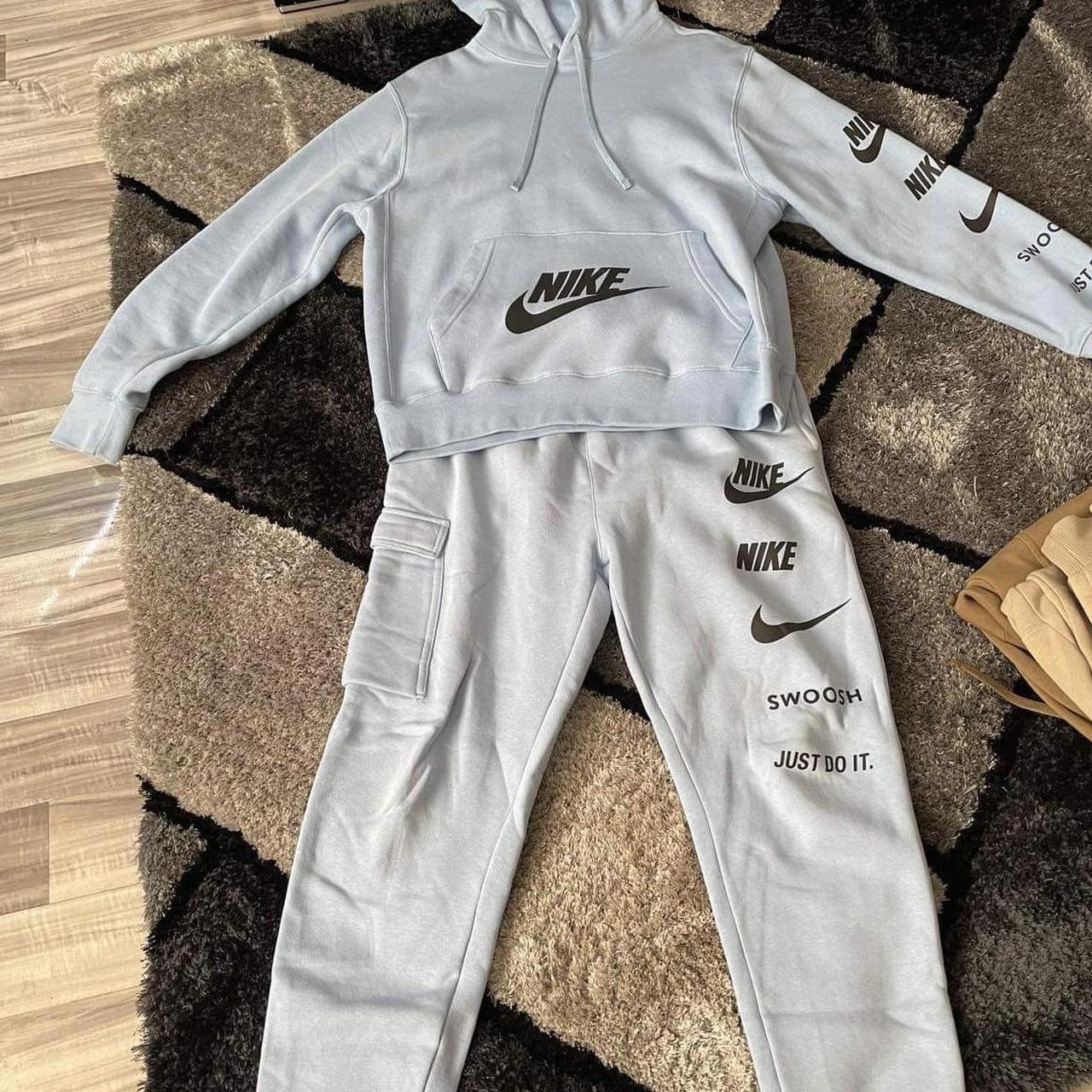 Nike tracksuit bottoms online and hoodie