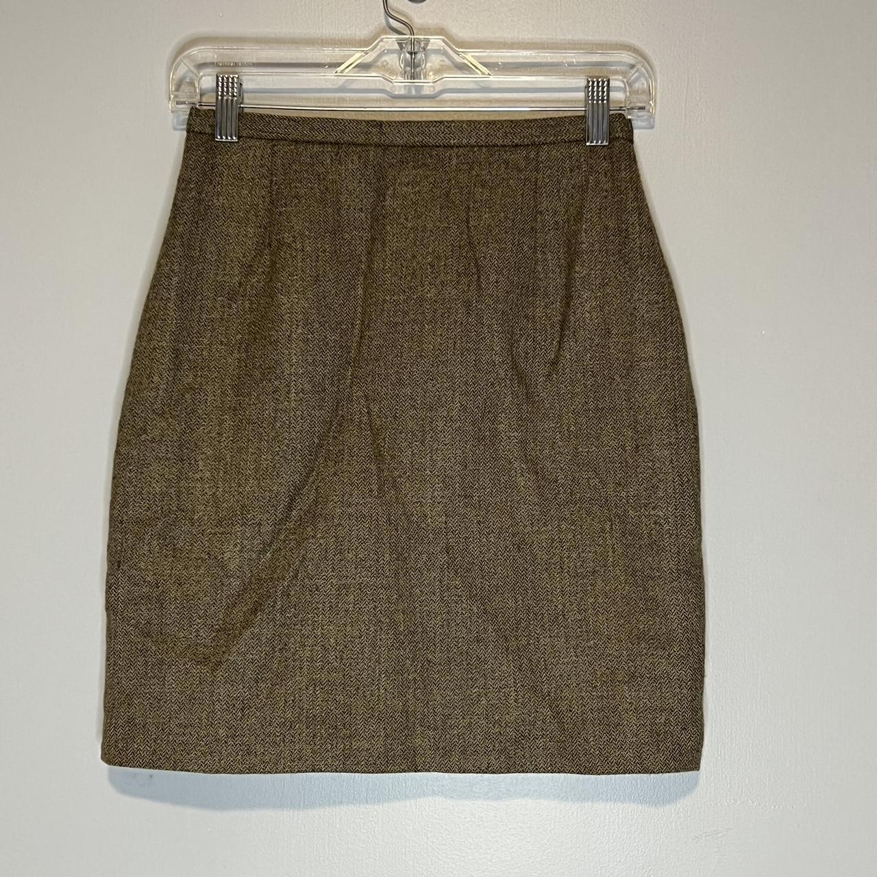 Vintage Ann Taylor wool skirt size 4p - Depop